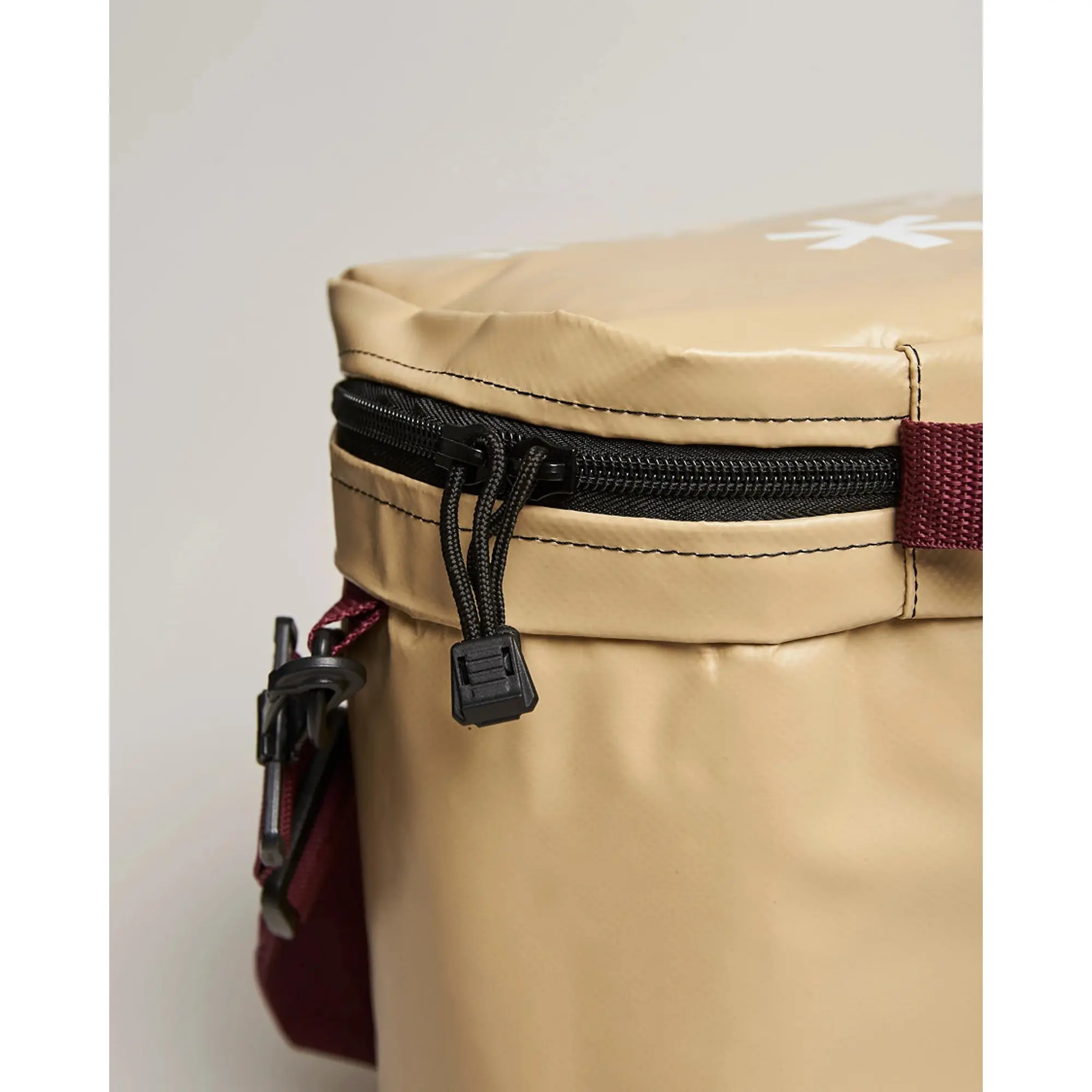 Product image 5 of 8 of Snow Peak Soft Cooler 11