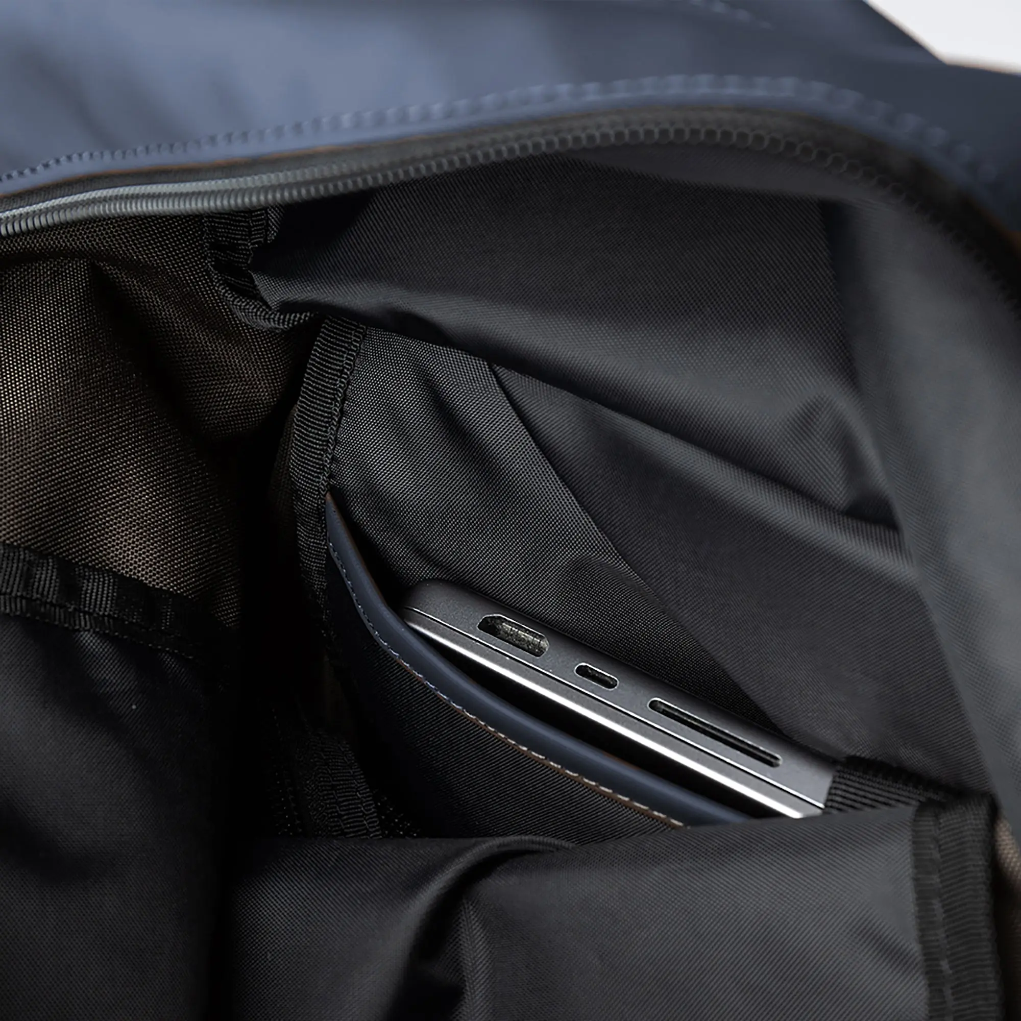 Product image 6 of 9 of Sandqvist Stream Rolltop Backpack L 34L 16" - Navy