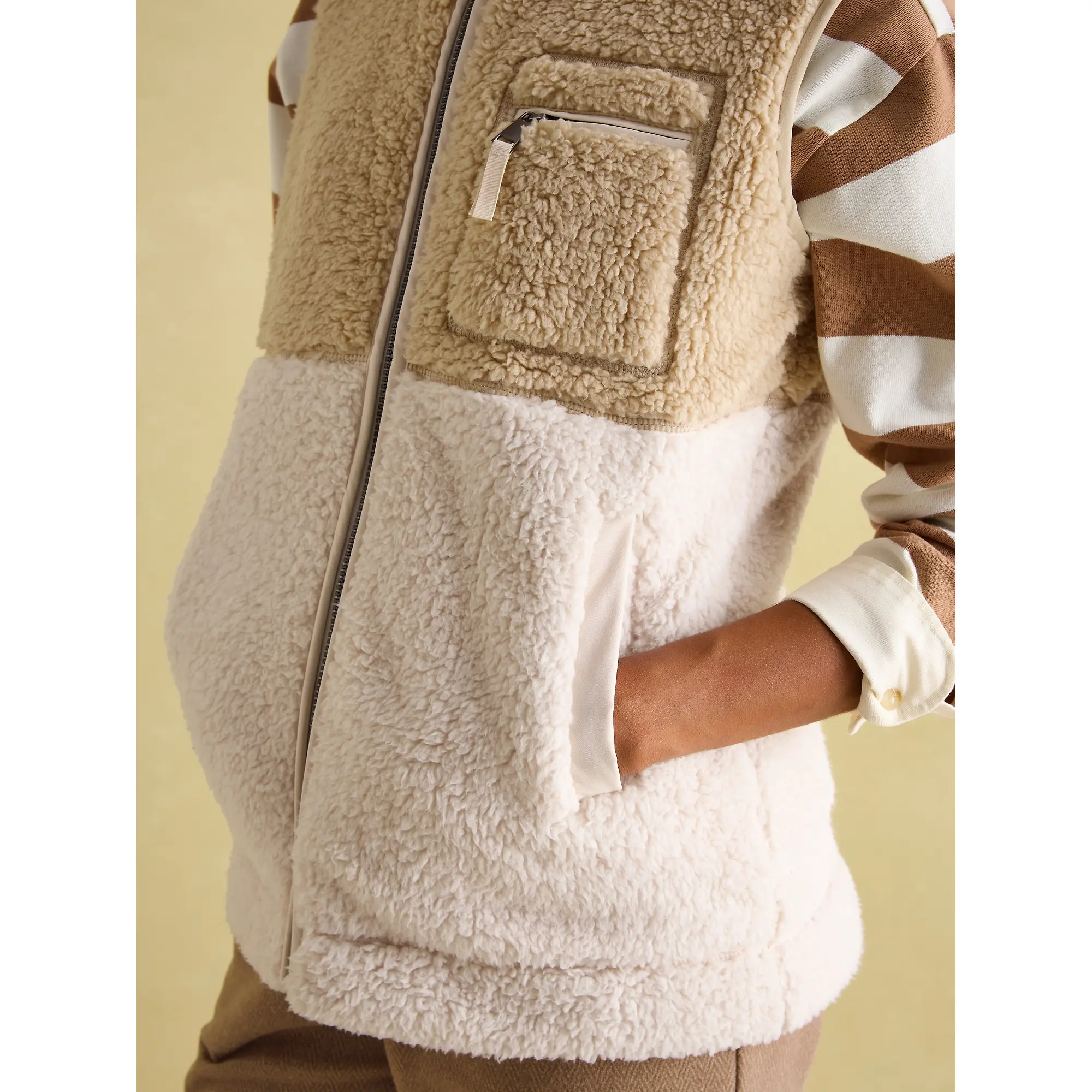 Product image 6 of 7 of Joules Women's Mallory Fleece Gilet - Cream