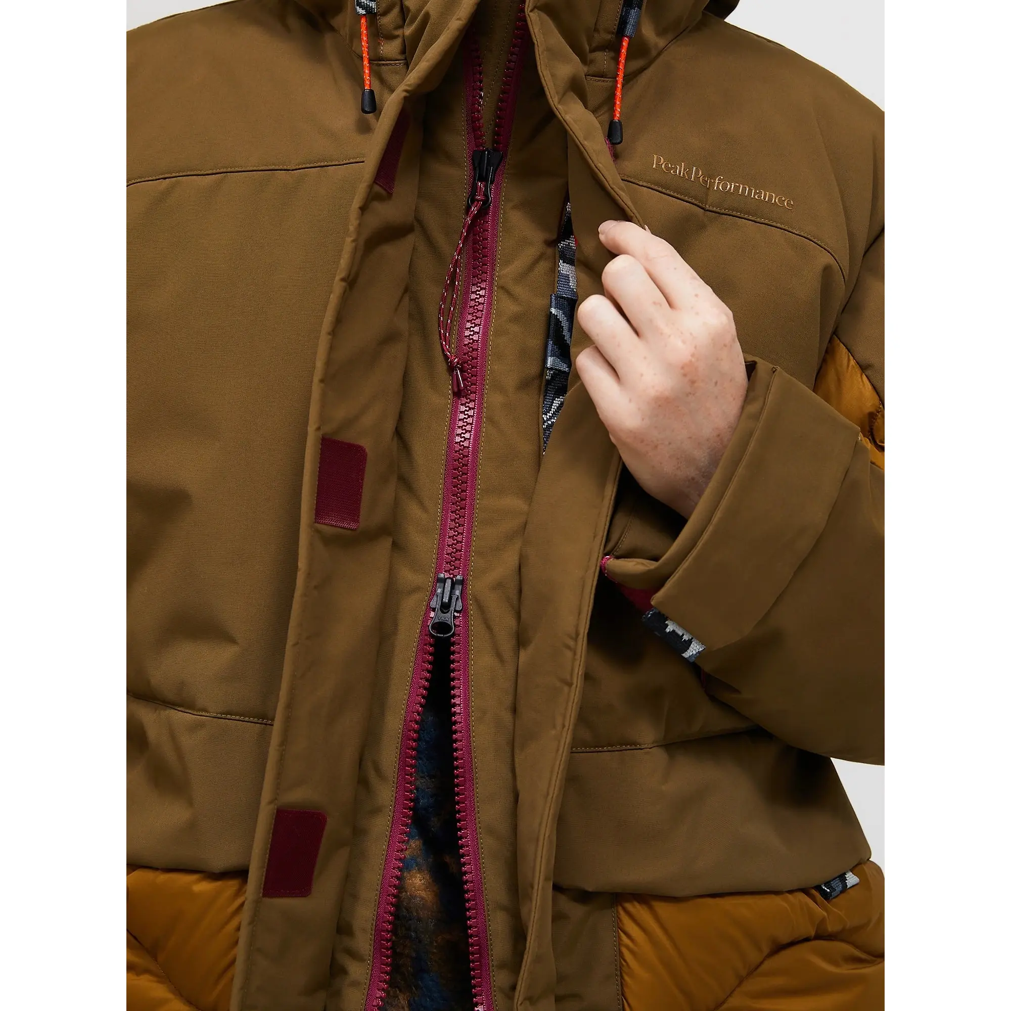 Product image 9 of 13 of Peak Performance Women's Infusion Helium Down Parka - Meadow Moss/Earthy Summit