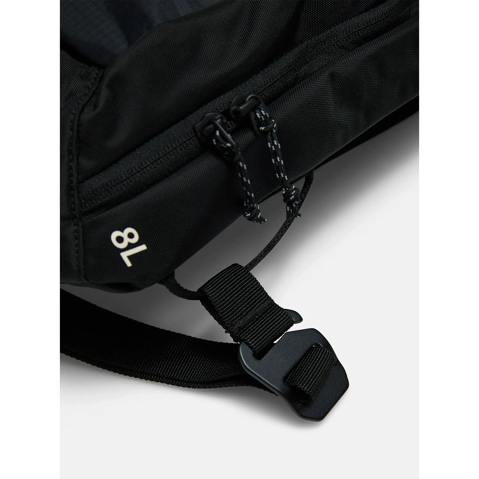 Product image 5 of 9 of Peak Performance Outdoor Crossbody Bag 8.6L - Black