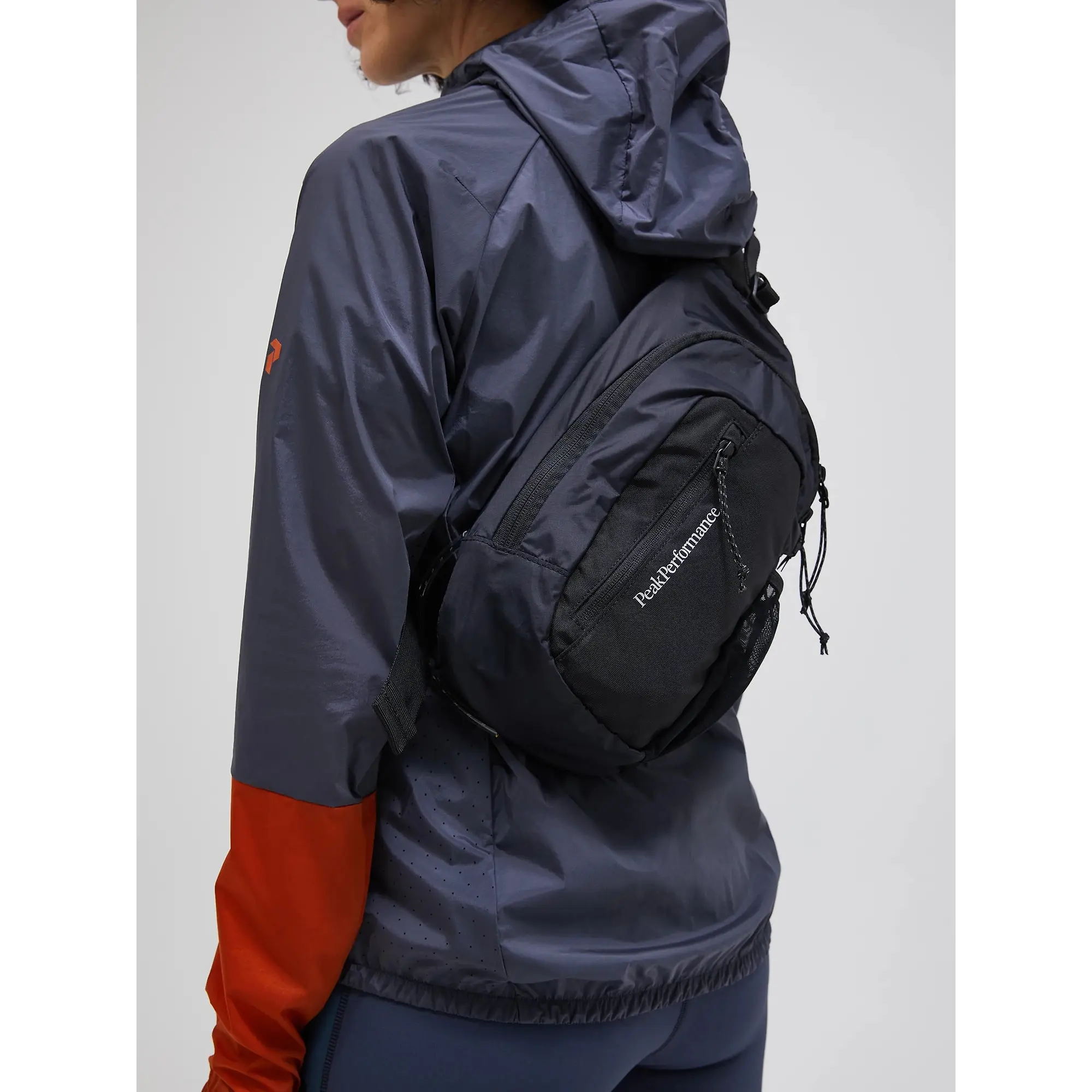 Product image 2 of 8 of Peak Performance Outdoor Sling Bag 4.5L - Black