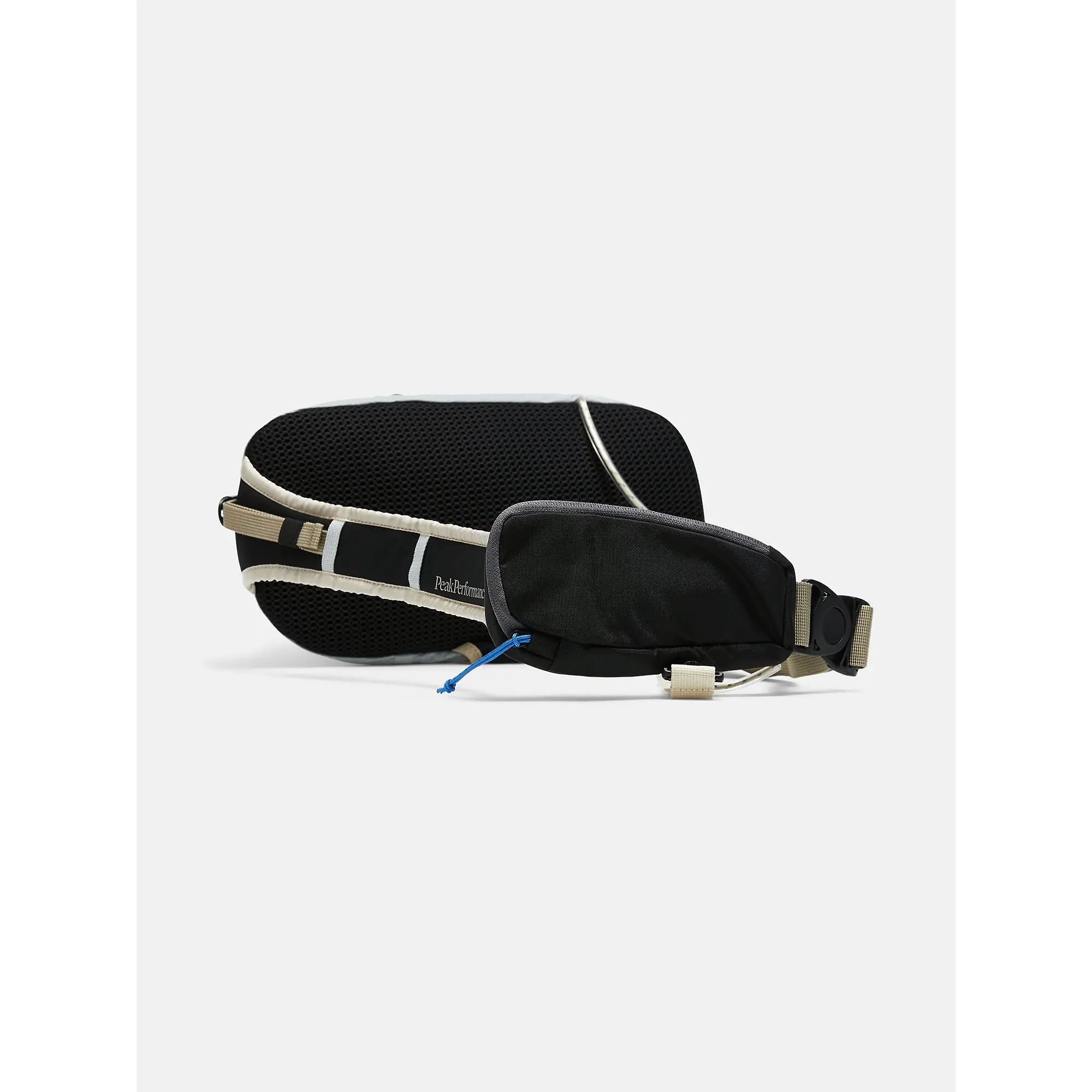 Product image 2 of 5 of Peak Performance Outdoor Sling Bag 4.5L - Summit Smoke