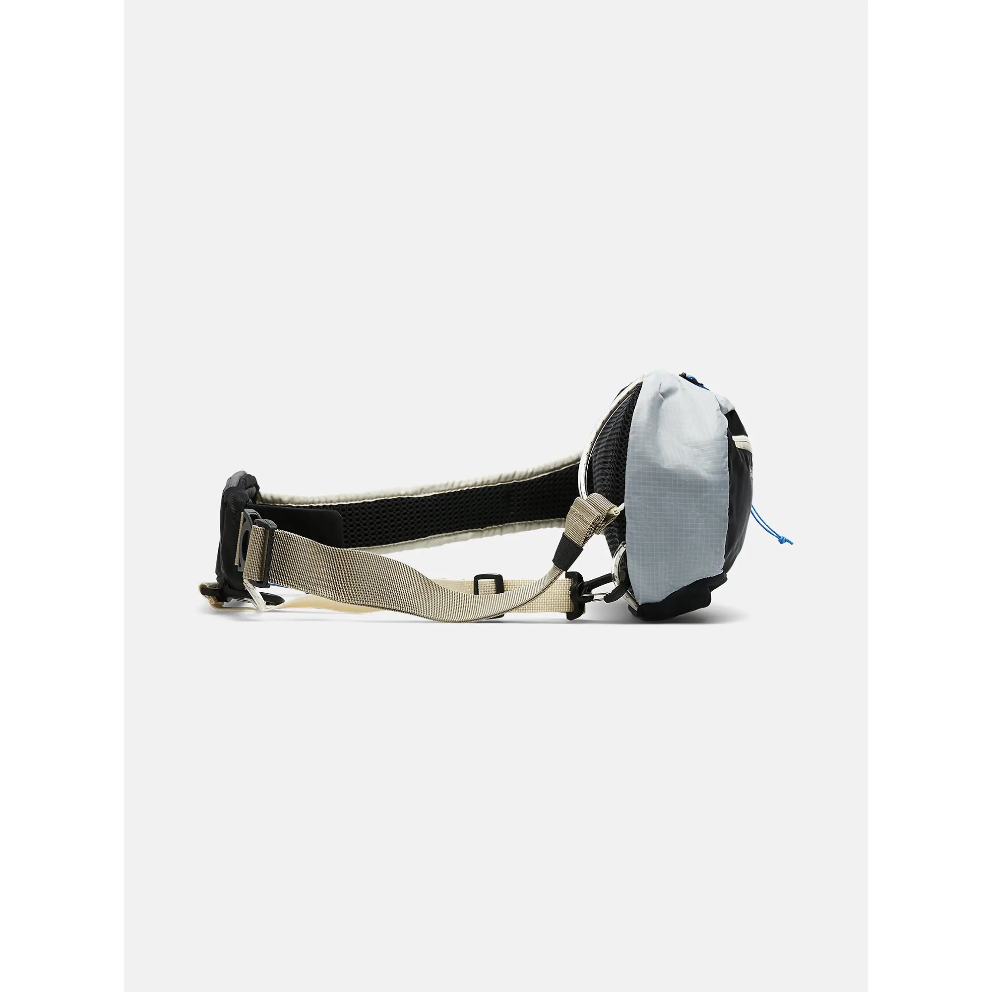 Product image 3 of 5 of Peak Performance Outdoor Sling Bag 4.5L - Summit Smoke