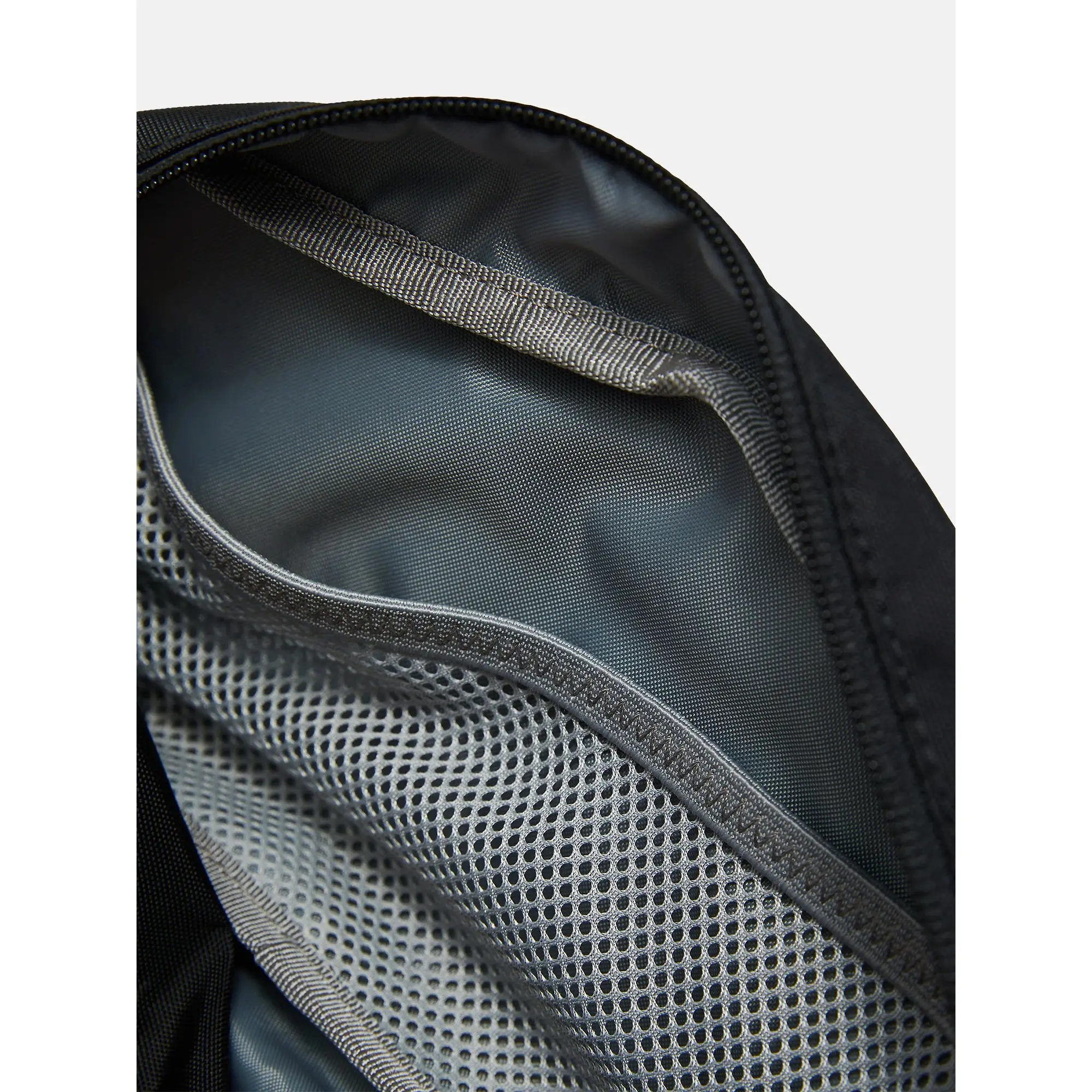 Product image 4 of 4 of Peak Performance Detour Travel Case - Black