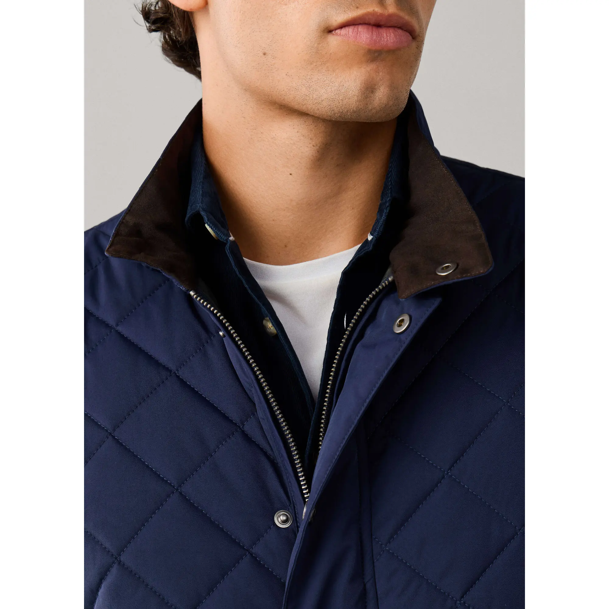Product image 3 of 8 of Hackett Men's Kinloch Diamond Quilted Gilet - Old Navy