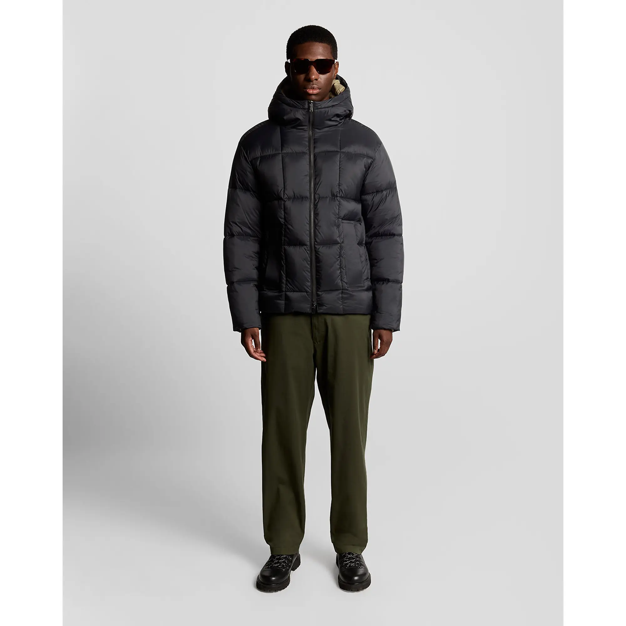 Product image 3 of 7 of Lyle & Scott Men's Square Cocoon Puffer Jacket - Lacquer