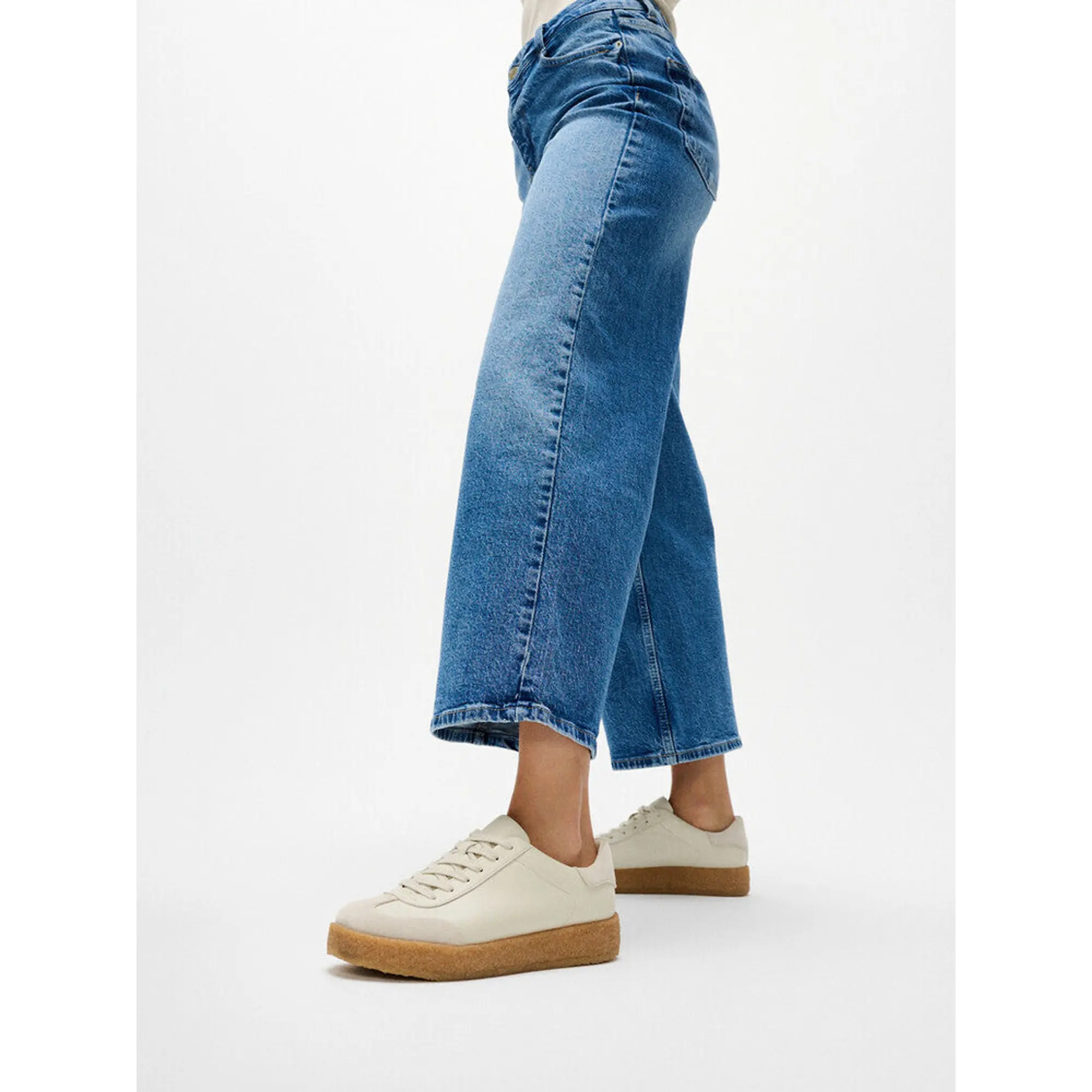 Product image 7 of 8 of FitFlop Women's RALLY T-TOE Leather/Suede Crepe Trainers - Paris Beige