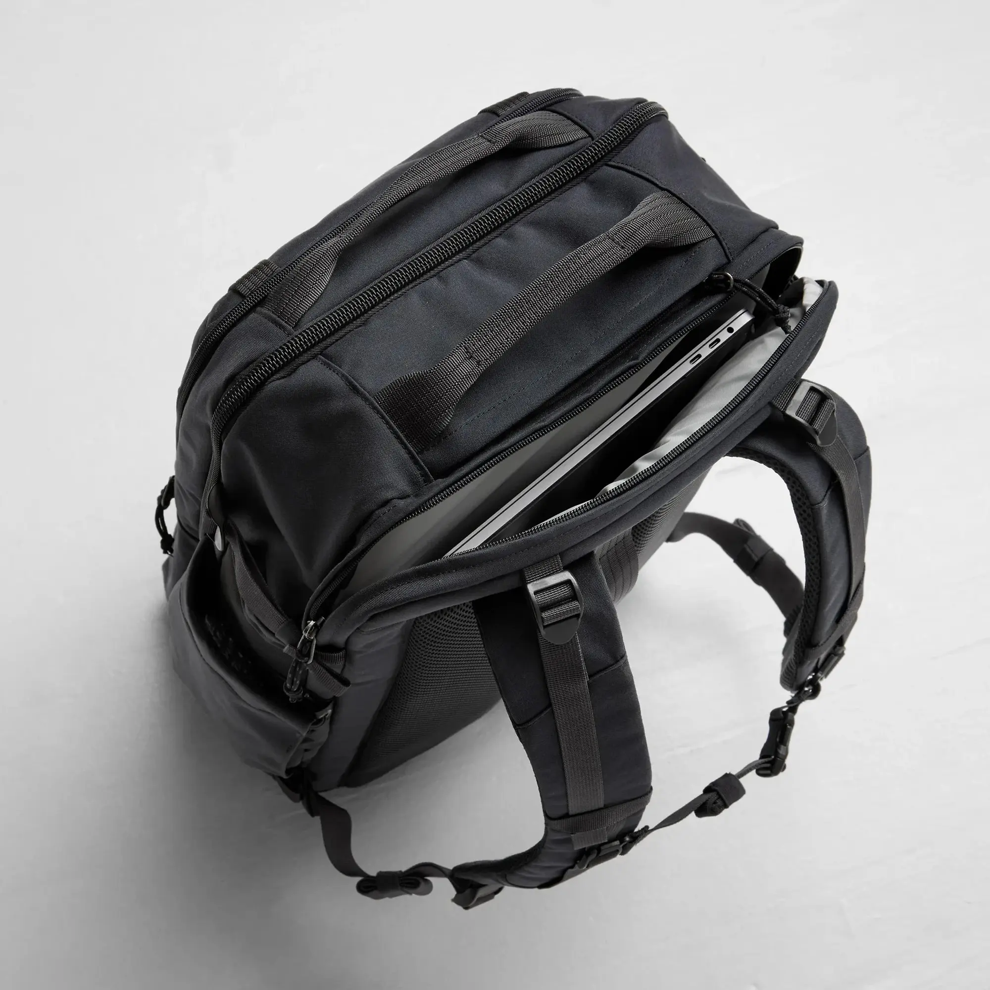 Product image 10 of 21 of Fjällräven Färden Carry-On Pack 42L - Coal Black