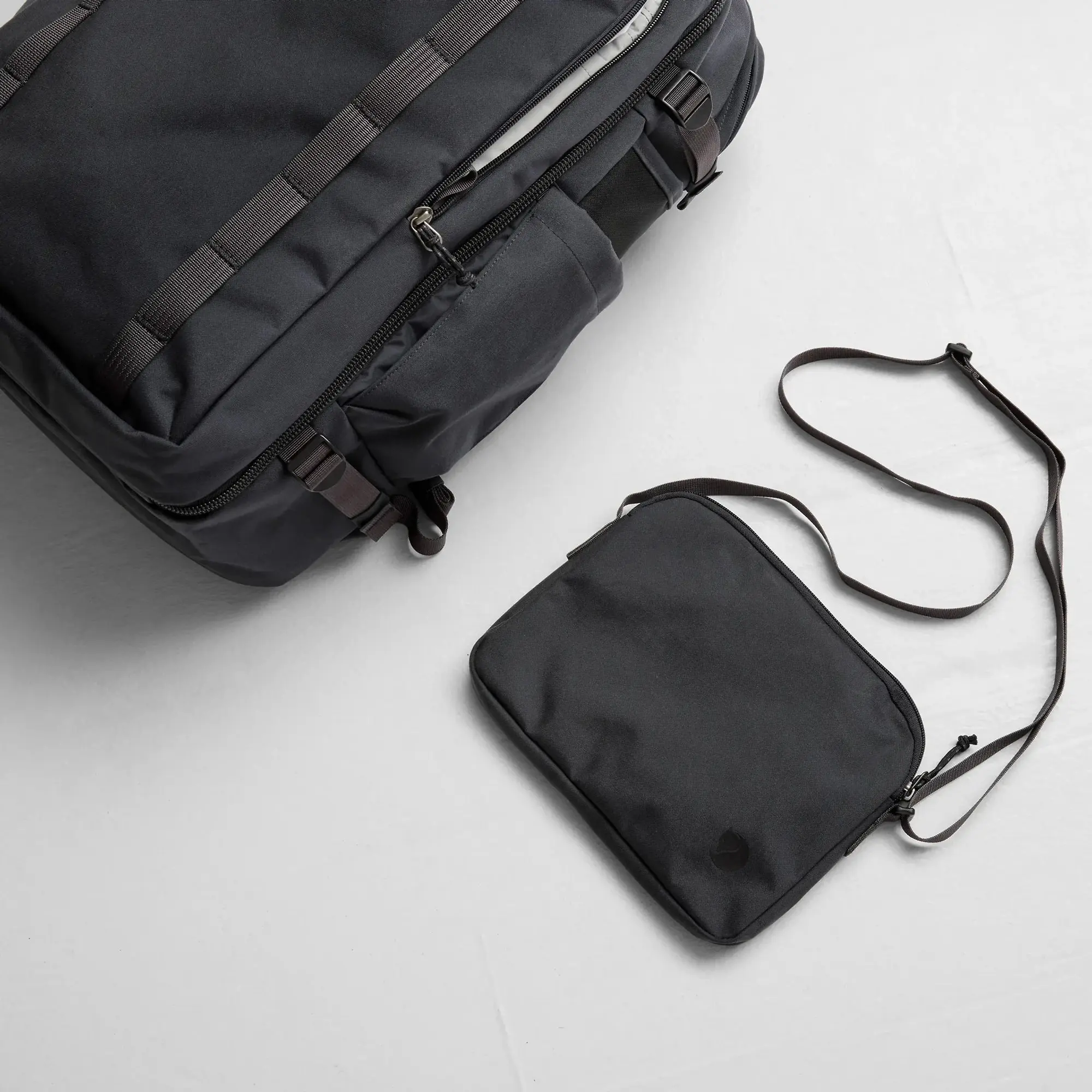 Product image 12 of 21 of Fjällräven Färden Carry-On Pack 42L - Coal Black