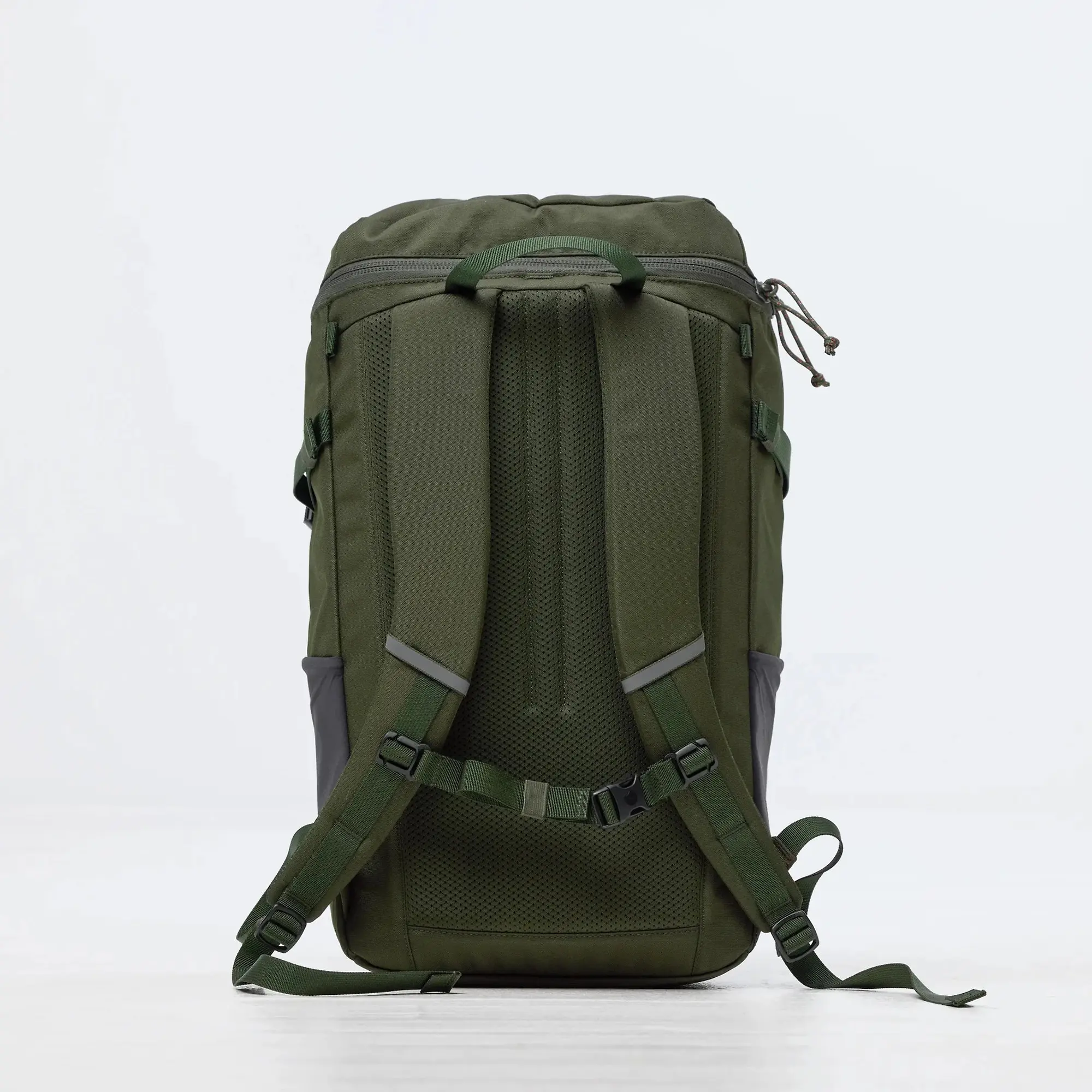 Product image 10 of 11 of Fjällräven Skule Top Zip 30L Backpack - Deep Forest
