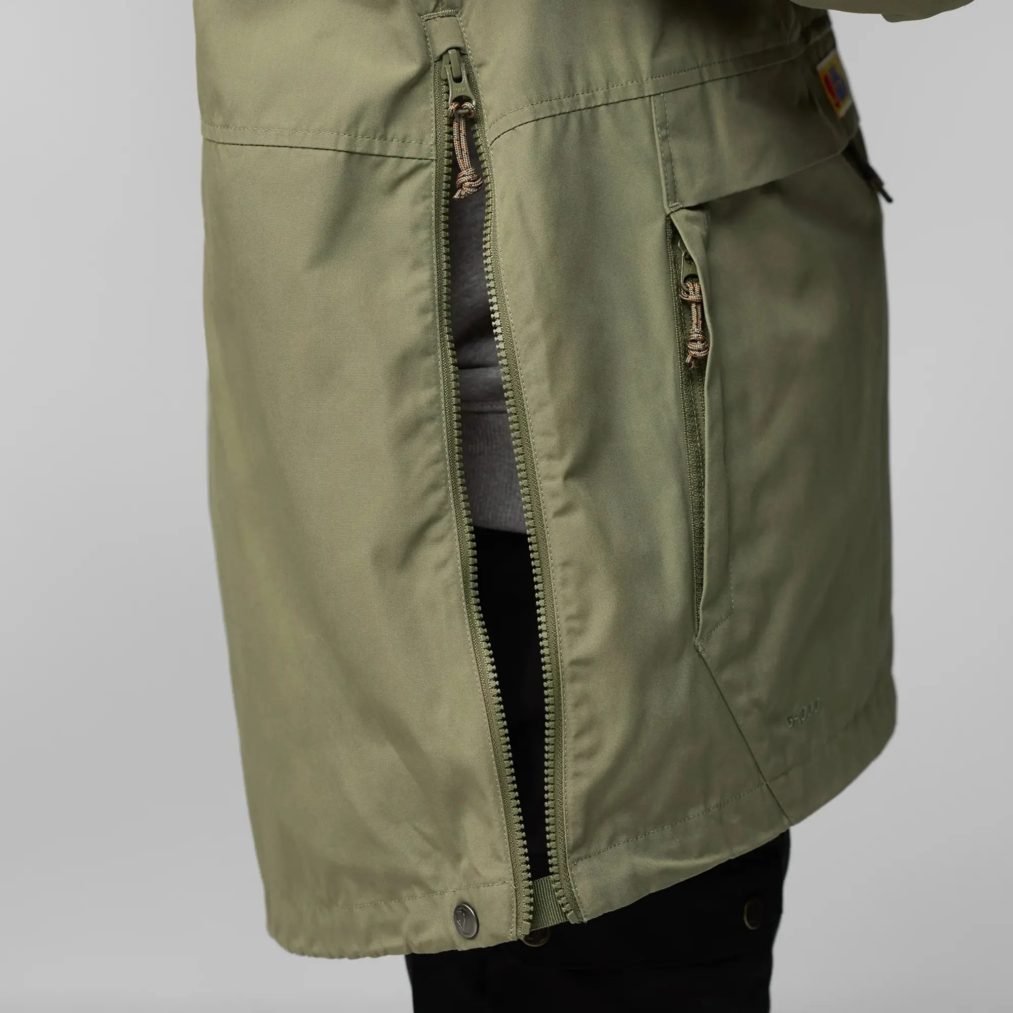 Product image 10 of 12 of Fjällräven Women's Vardag Anorak - Green