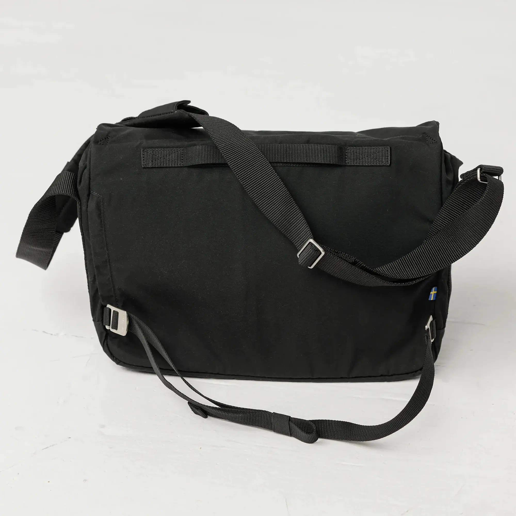 Product image 9 of 12 of Fjällräven Greenland Shoulder Bag 12L - Navy