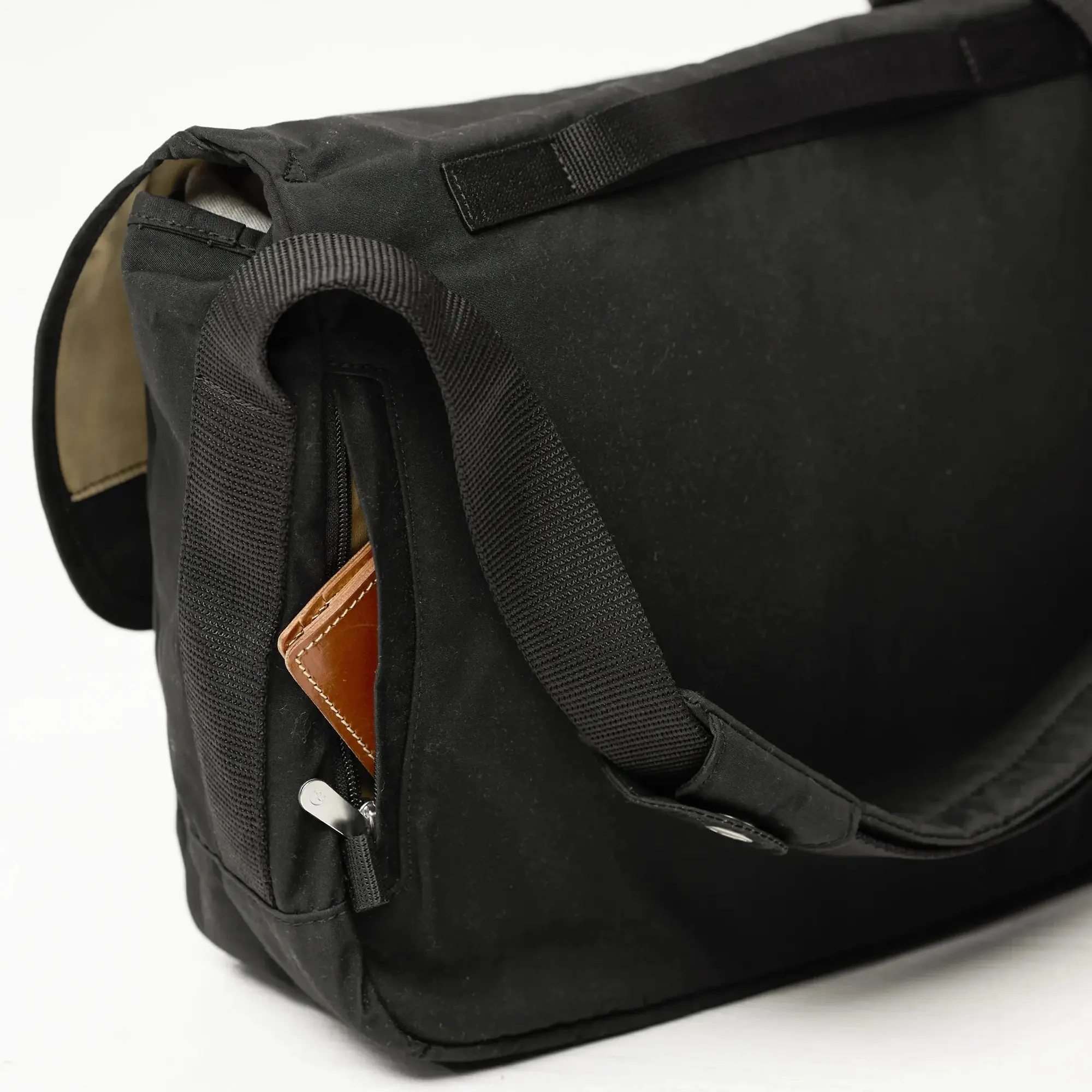 Product image 10 of 12 of Fjällräven Greenland Shoulder Bag 12L - Navy