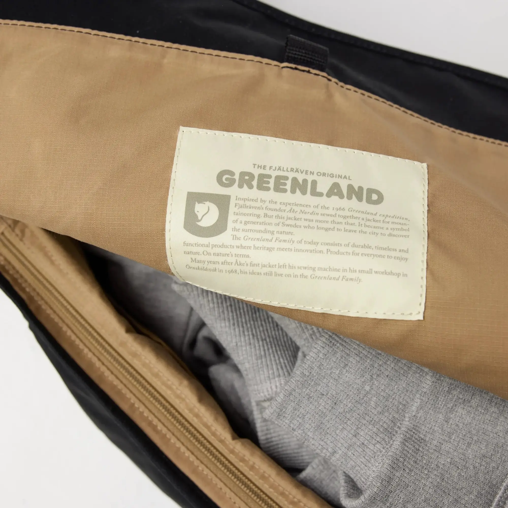 Product image 12 of 12 of Fjällräven Greenland Shoulder Bag 12L - Navy