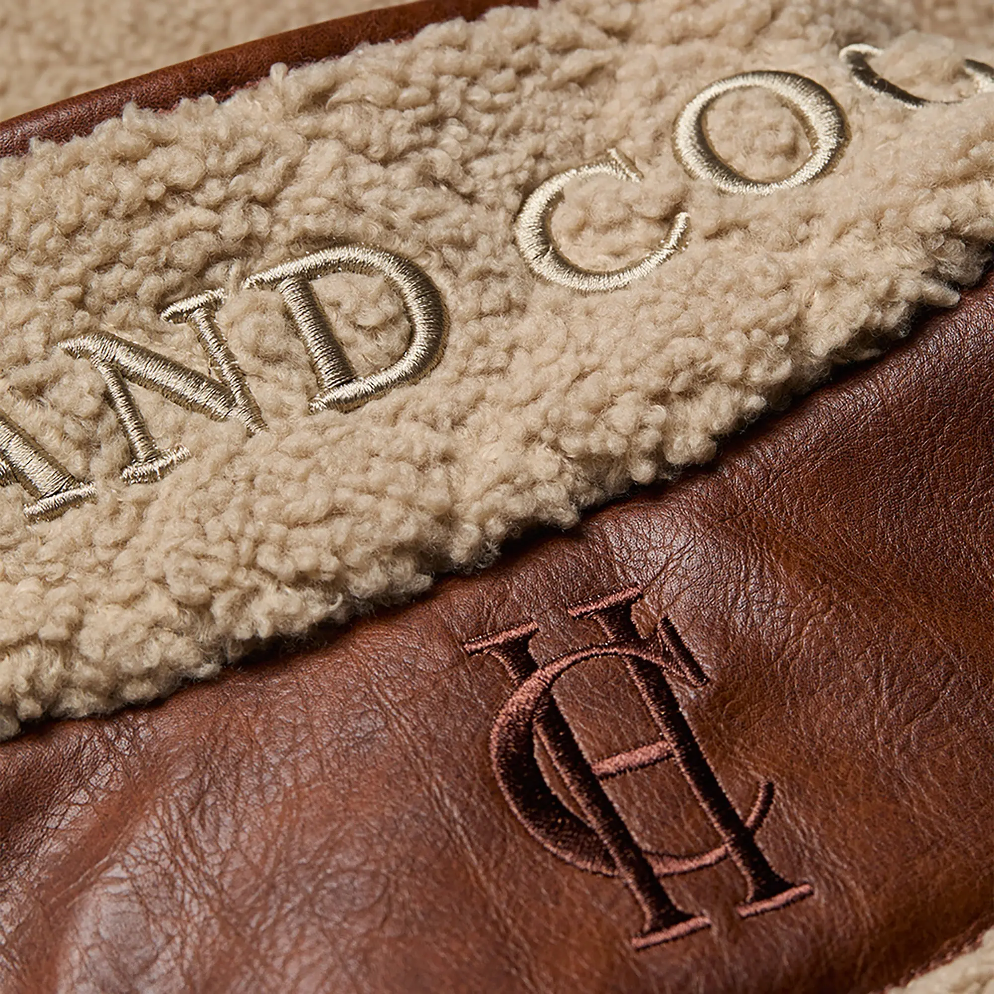 Product image 9 of 11 of Holland Cooper Women's Country Fleece Gilet - Natural Borg