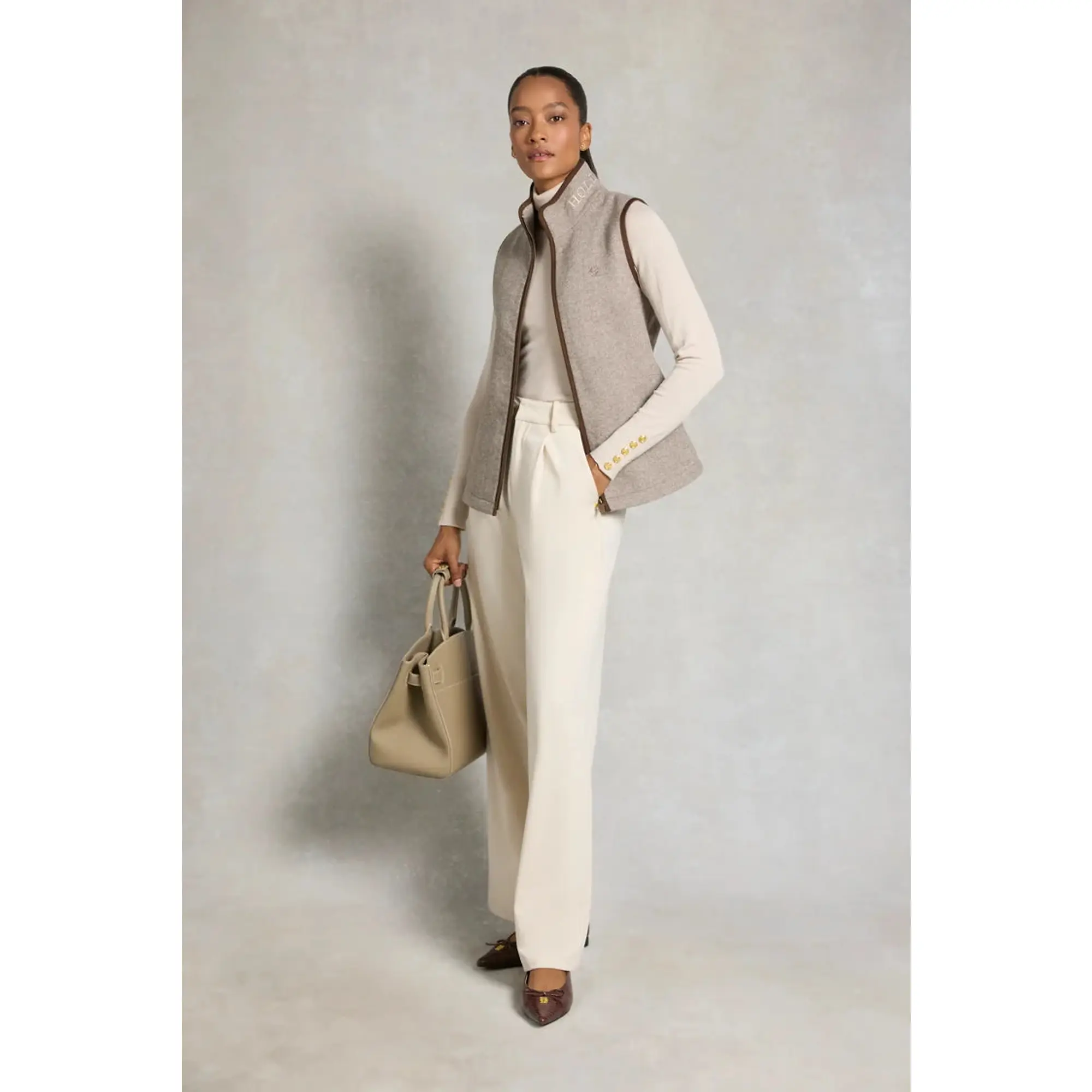 Product image 4 of 8 of Holland Cooper Women's Hillford Country Gilet - Sahara Twill