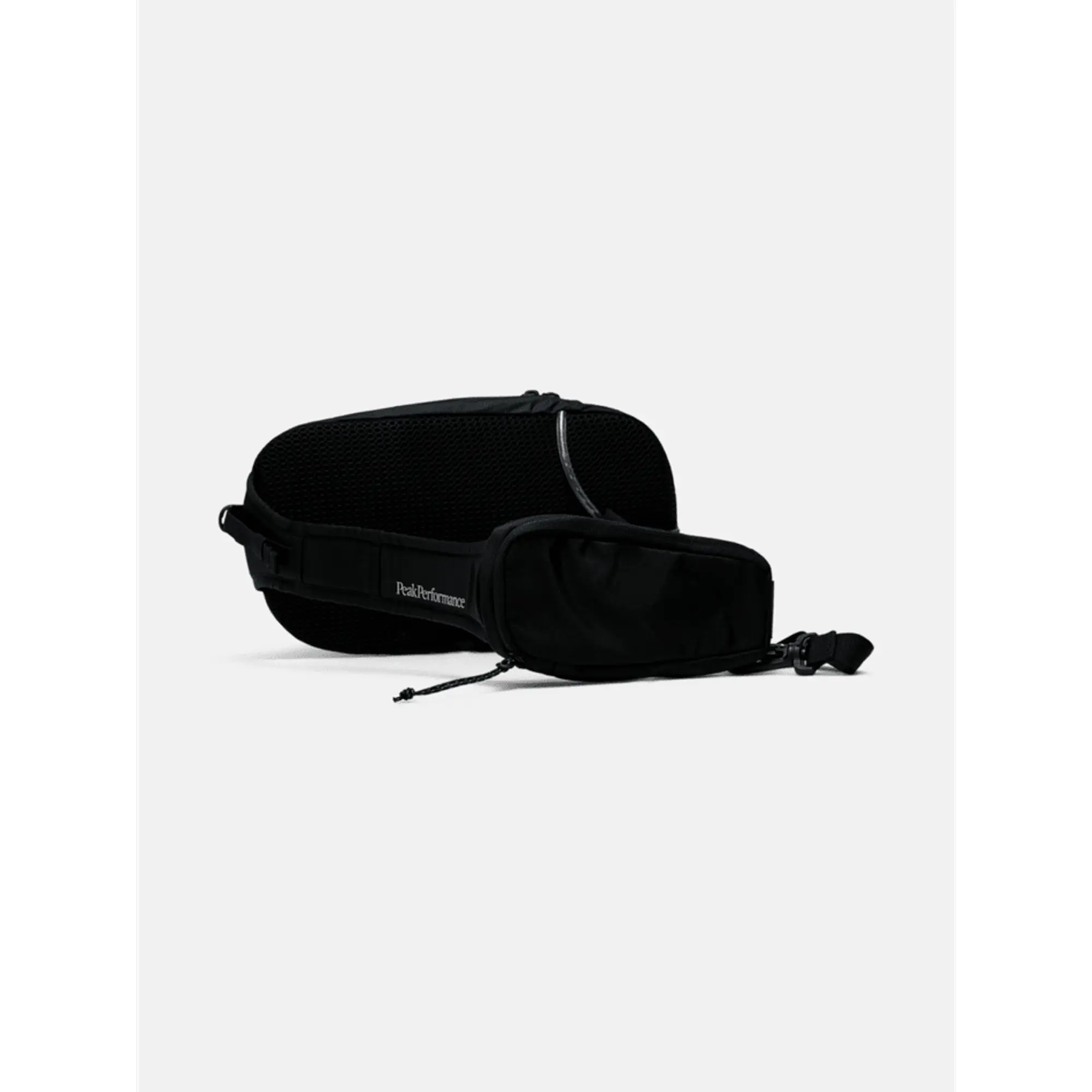 Product image 5 of 8 of Peak Performance Outdoor Sling Bag 4.5L - Black