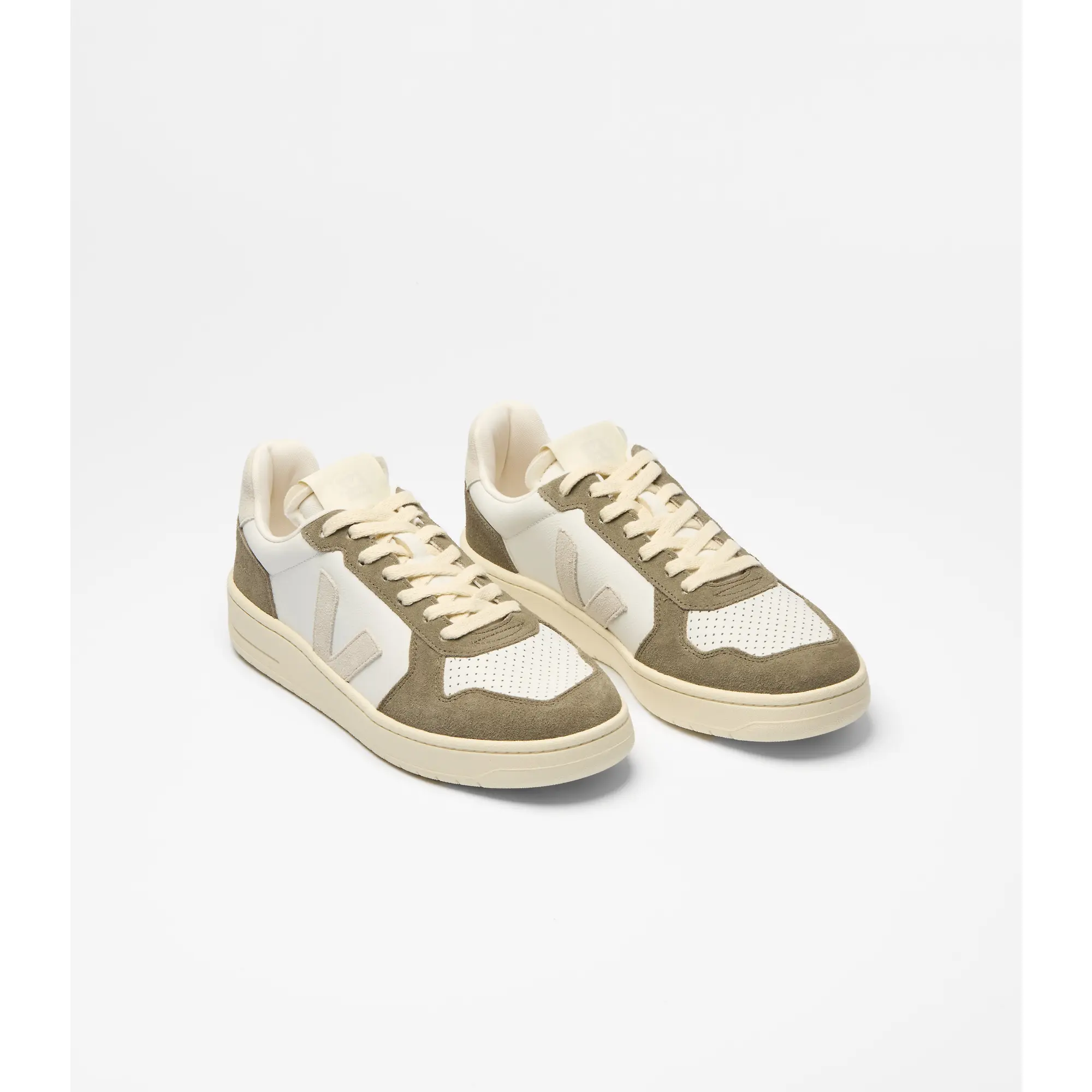 Product image 2 of 3 of Veja Men's V 82 Grained Leather Trainers - White Natural Kaki