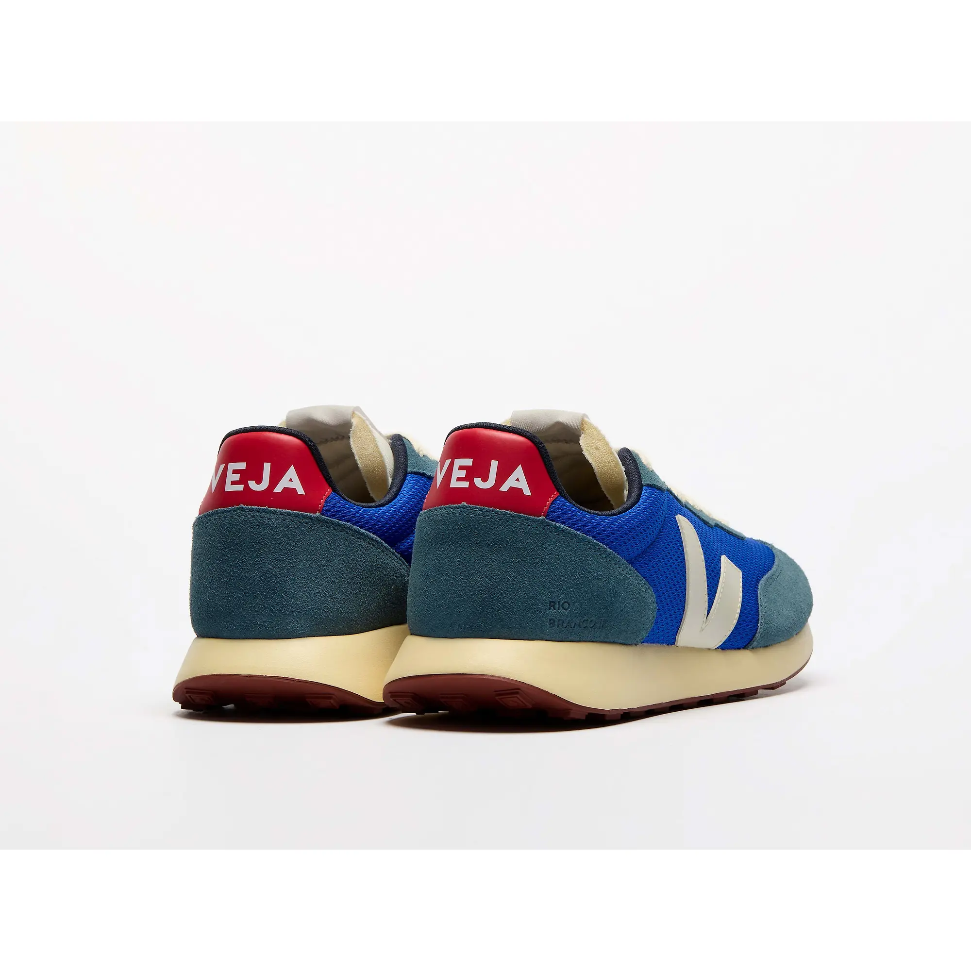 Product image 4 of 5 of VEJA Men's Rio Branco II Alveomesh Retro-Running Trainers - Paros Pierre Pekin