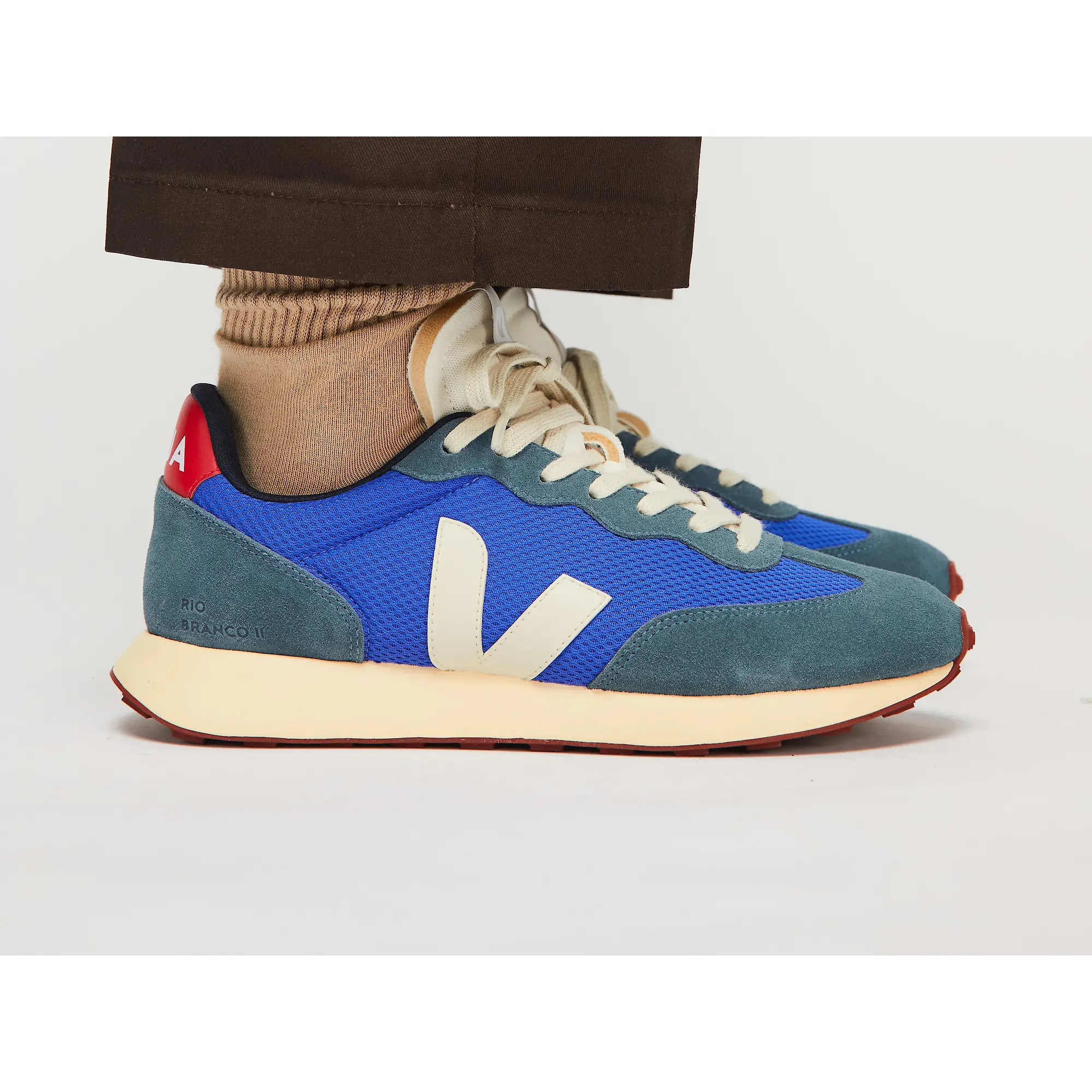 Product image 5 of 5 of VEJA Men's Rio Branco II Alveomesh Retro-Running Trainers - Paros Pierre Pekin