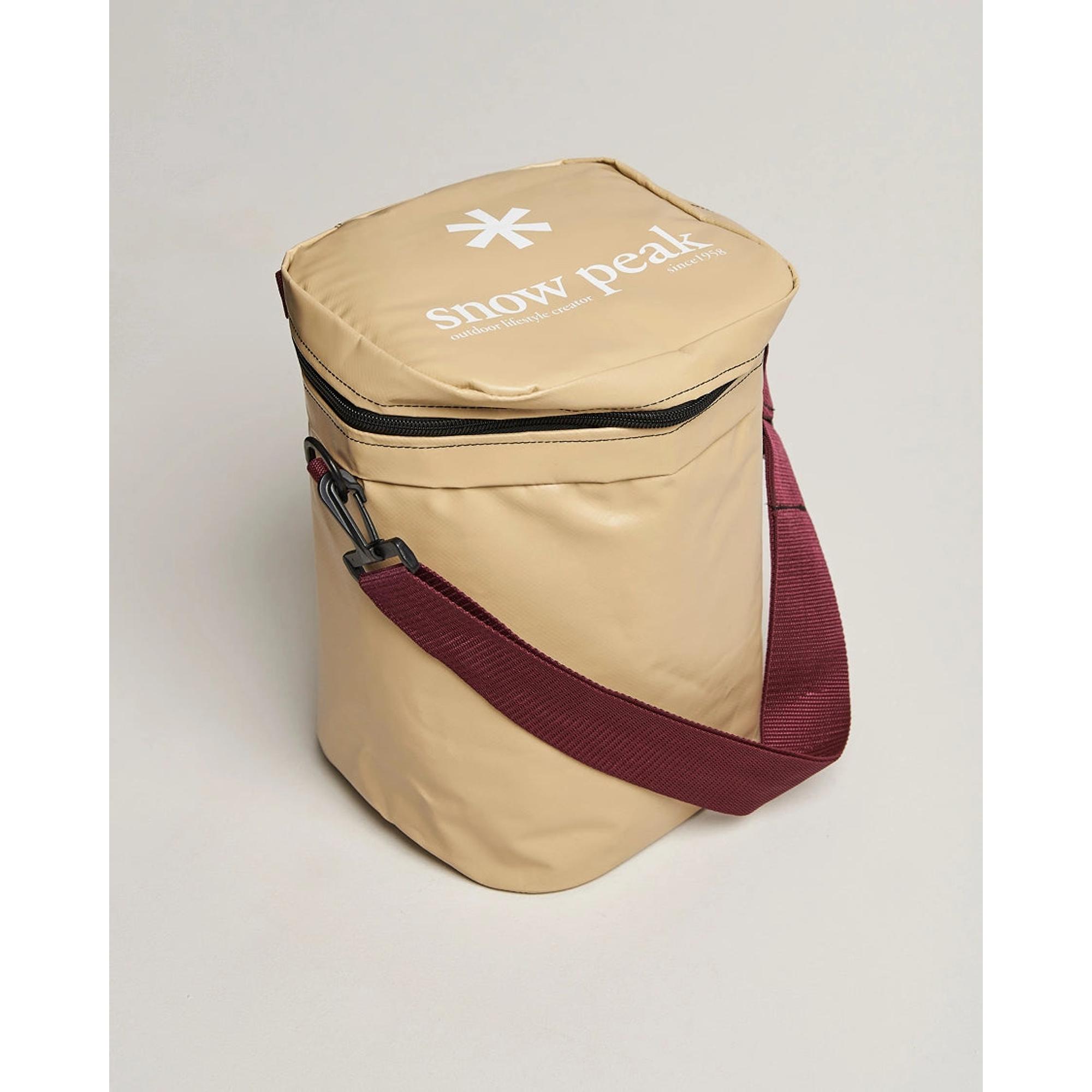Product image 2 of 8 of Snow Peak Soft Cooler 11
