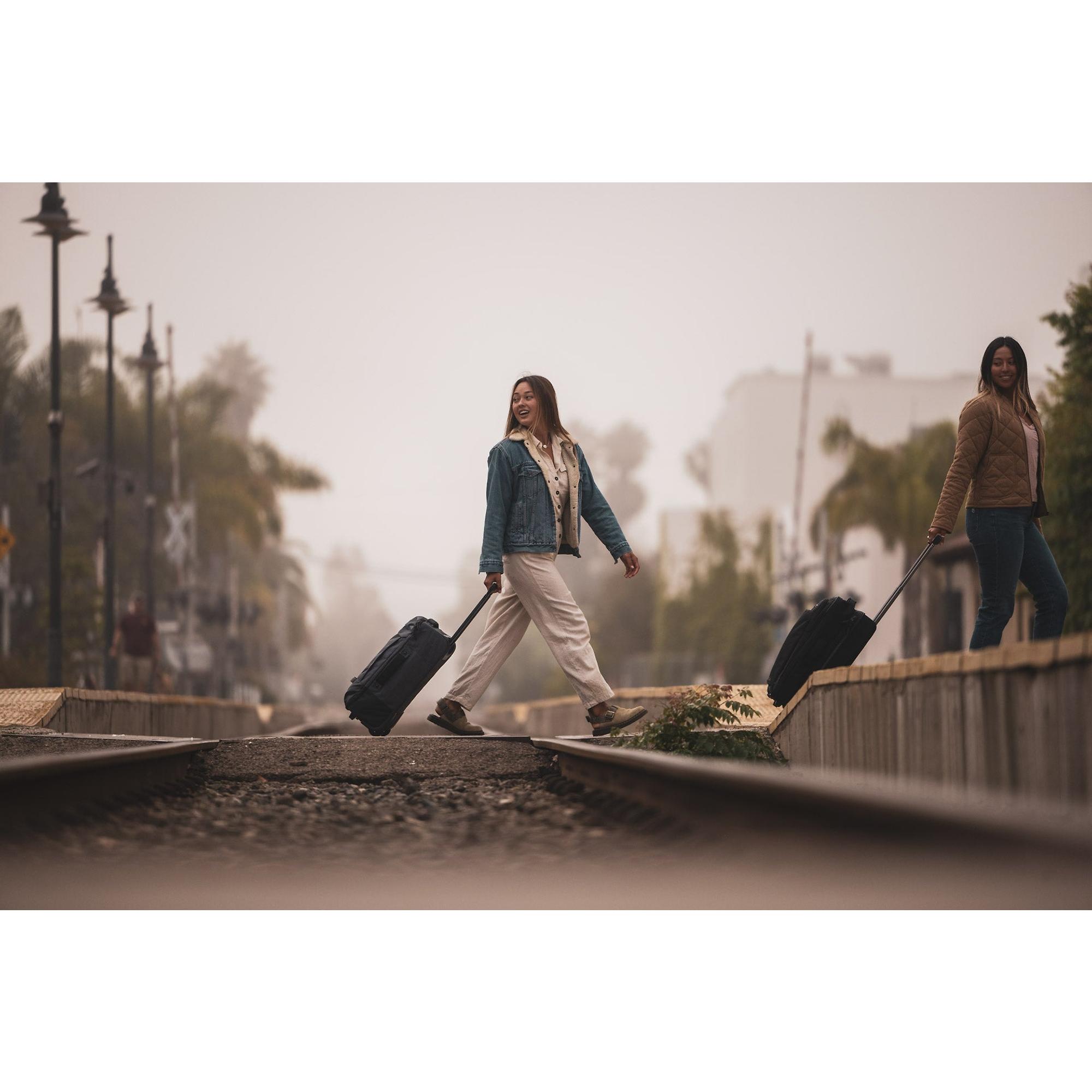 Product image 4 of 9 of Dakine 365 Carry On Roller Bag LT 40L - Black