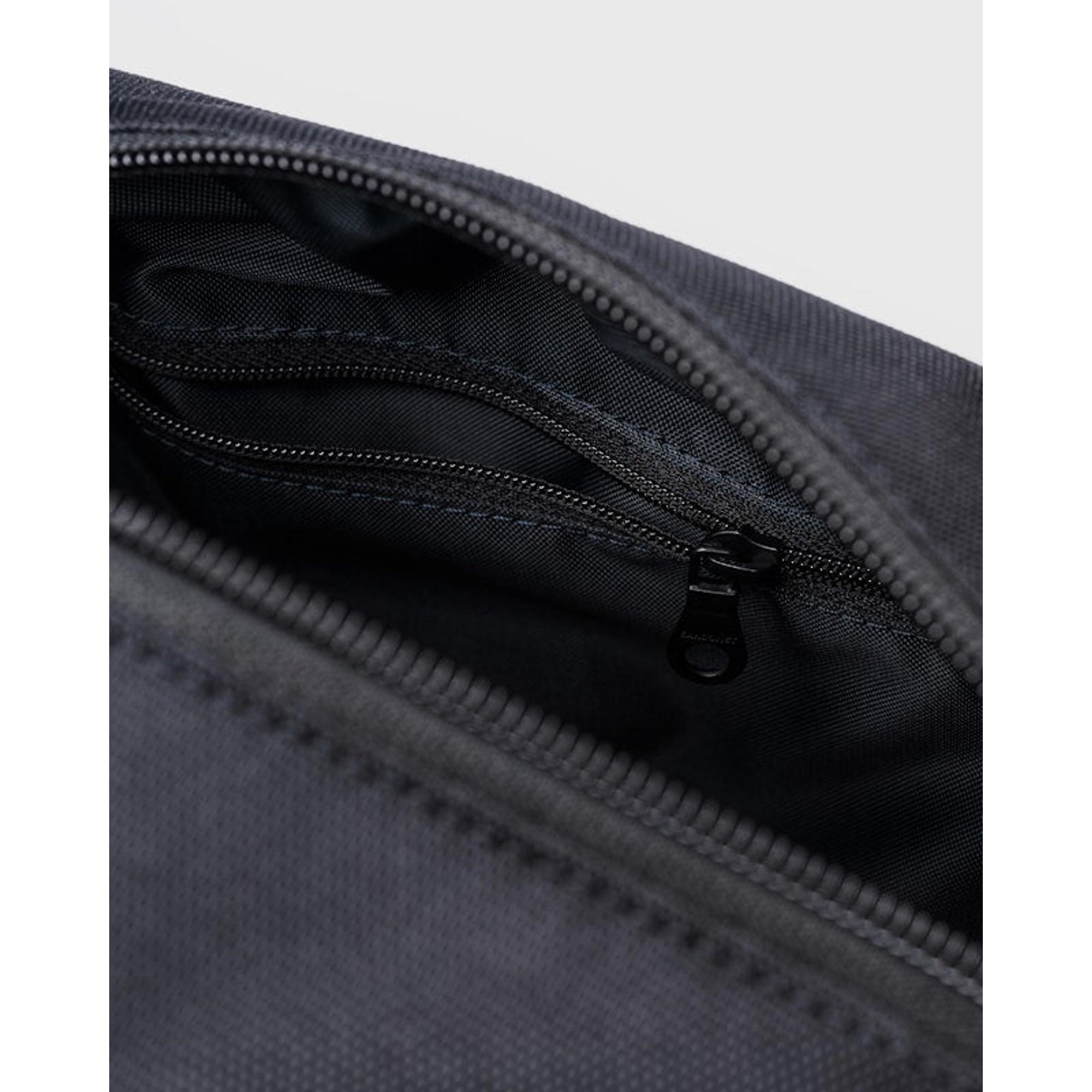 Product image 4 of 4 of Sandqvist Go Handle Washbag - Black