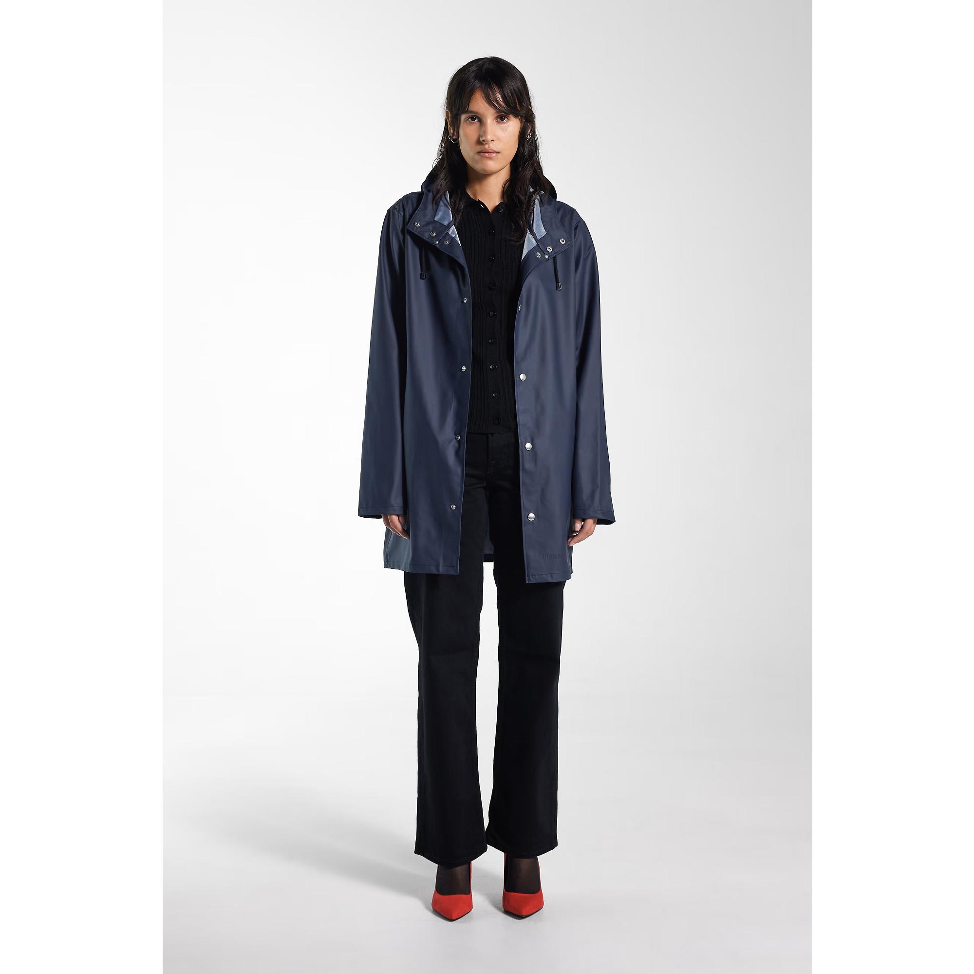 Product image 12 of 15 of Stutterheim Stockholm Lightweight Raincoat - Navy