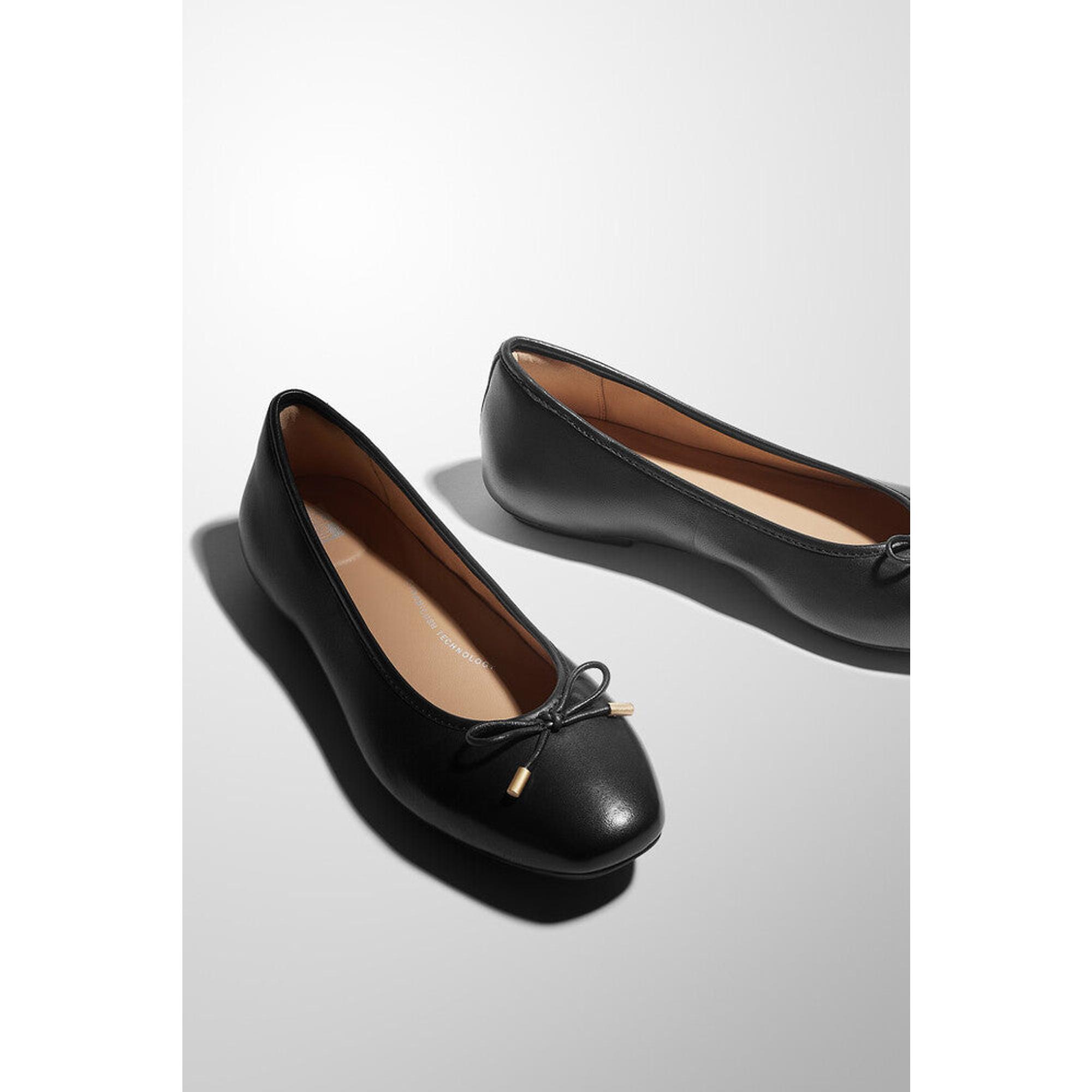 Product image 7 of 10 of FitFlop Women's DELICATO Bow Soft Leather Ballet Flats - Black