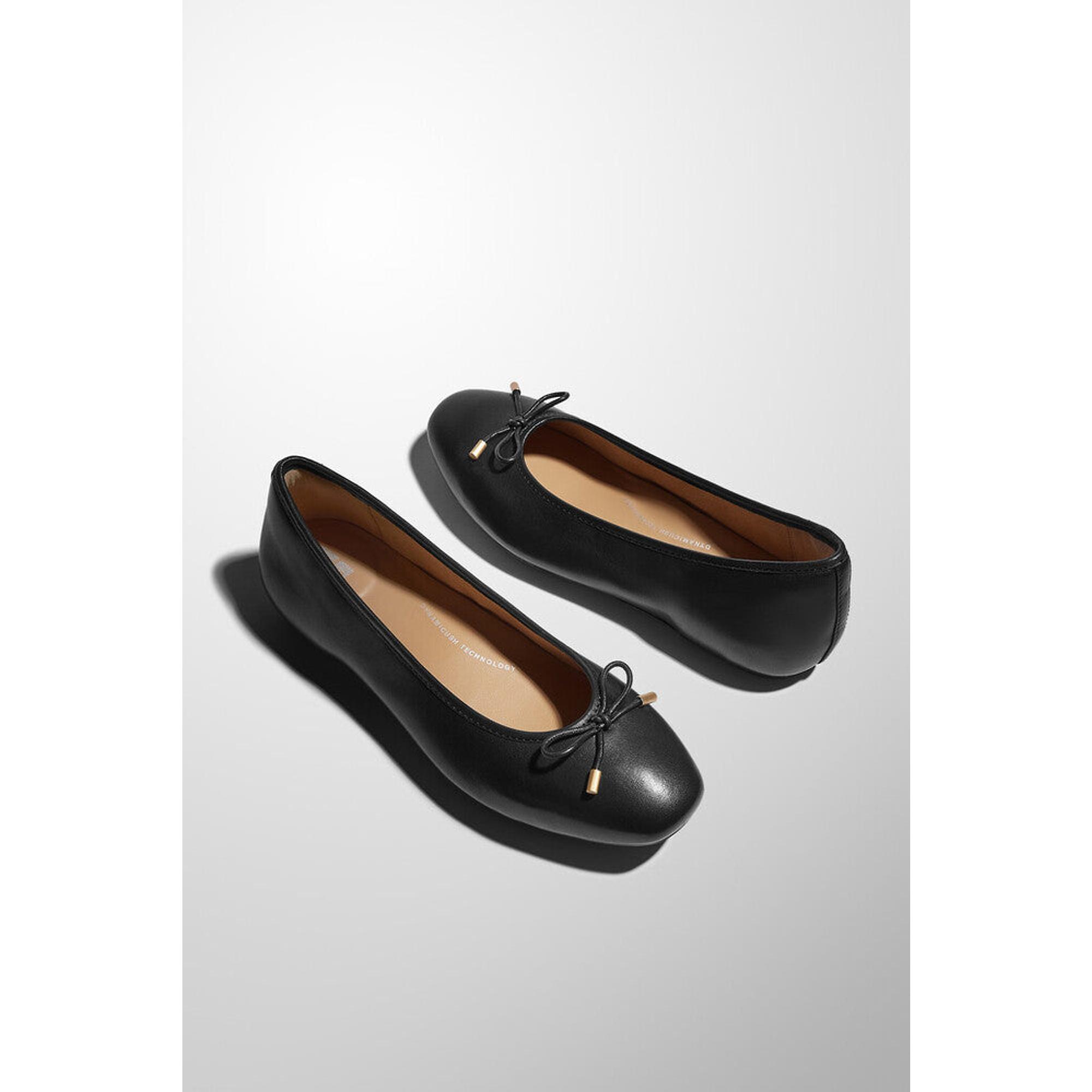 Product image 8 of 10 of FitFlop Women's DELICATO Bow Soft Leather Ballet Flats - Black