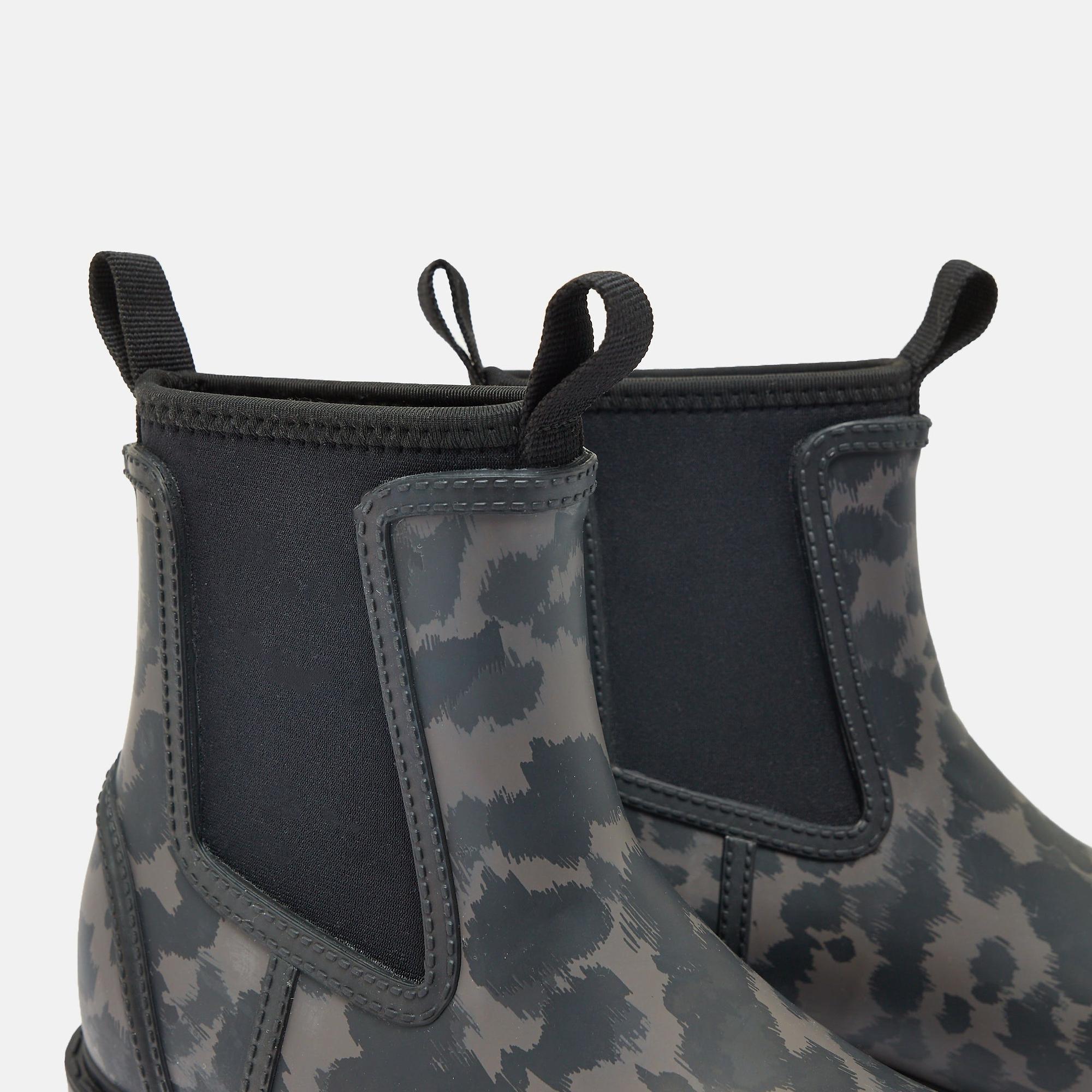 Product image 6 of 7 of Joules Women's Oakfield Short Neoprene-Lined Wellies - Black/Animal