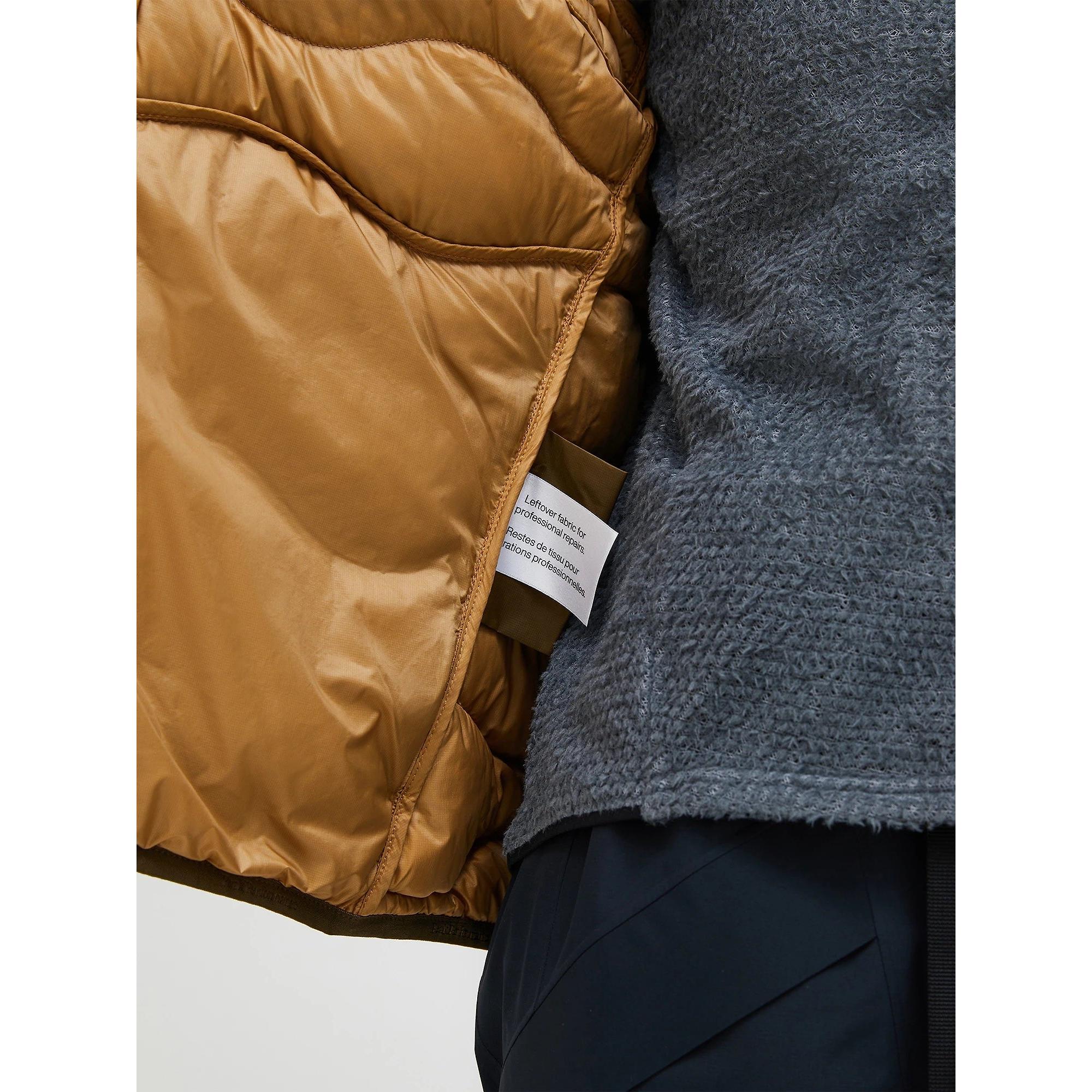 Product image 6 of 9 of Peak Performance Women's Helium Down Hooded Jacket - Meadow Moss/Sierra Sand