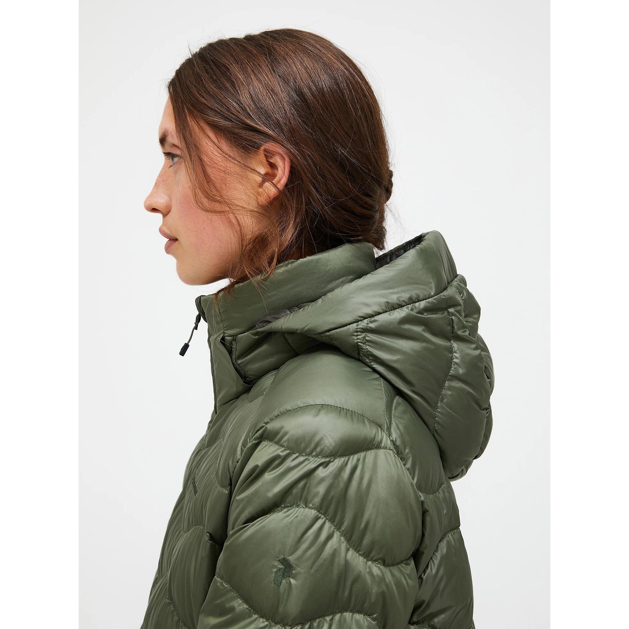 Product image 7 of 10 of Peak Performance Women's Helium Down Coat - Pine Needle/Olive Extreme