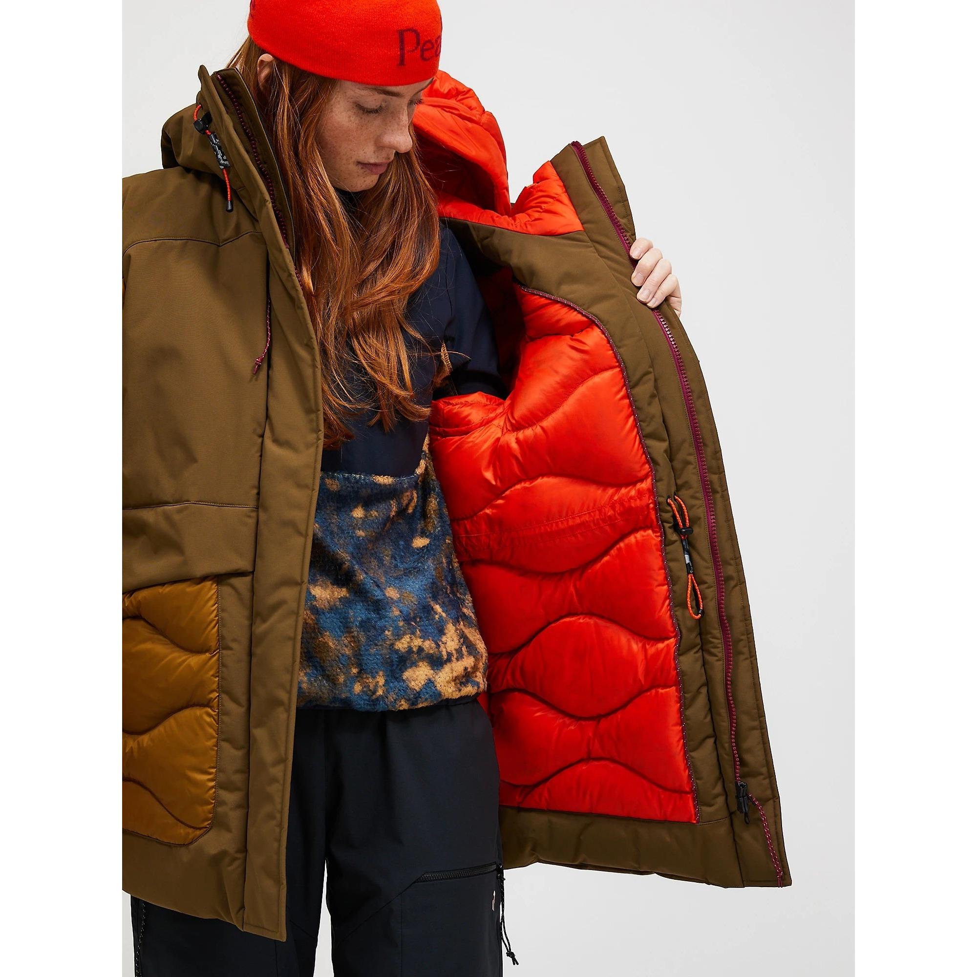 Product image 6 of 13 of Peak Performance Women's Infusion Helium Down Parka - Meadow Moss/Earthy Summit