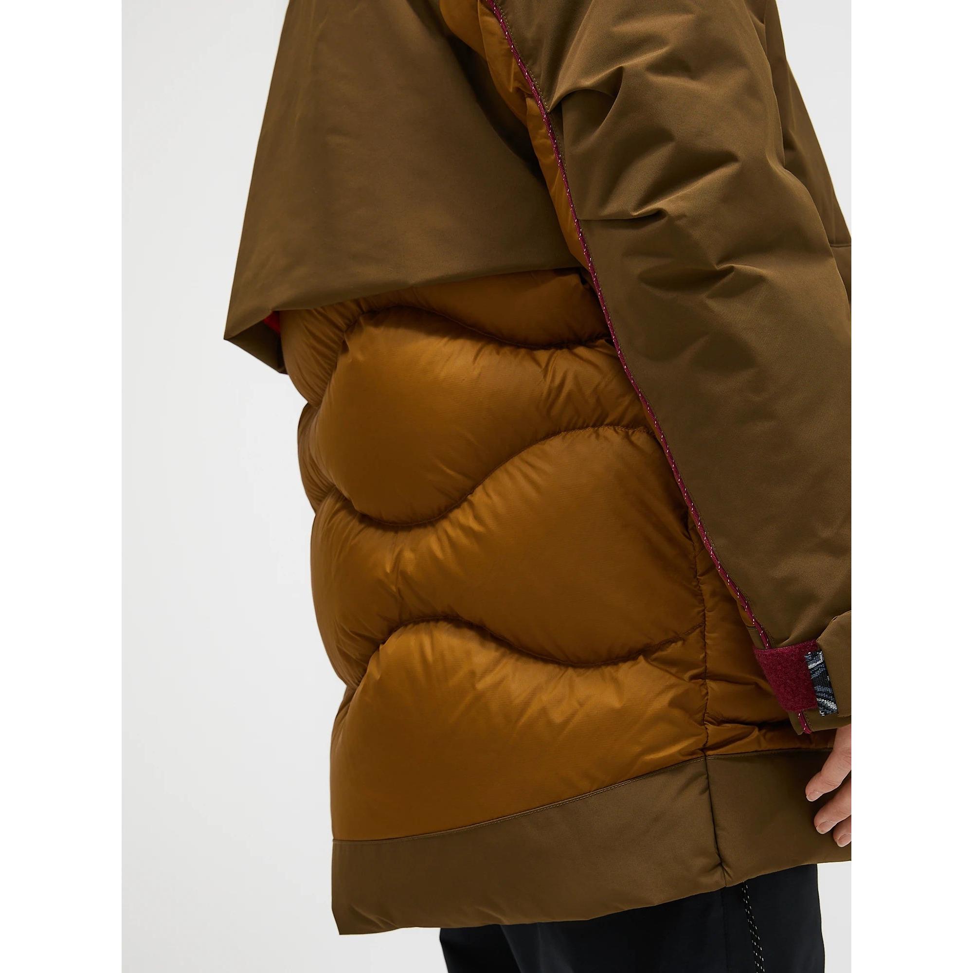 Product image 10 of 13 of Peak Performance Women's Infusion Helium Down Parka - Meadow Moss/Earthy Summit
