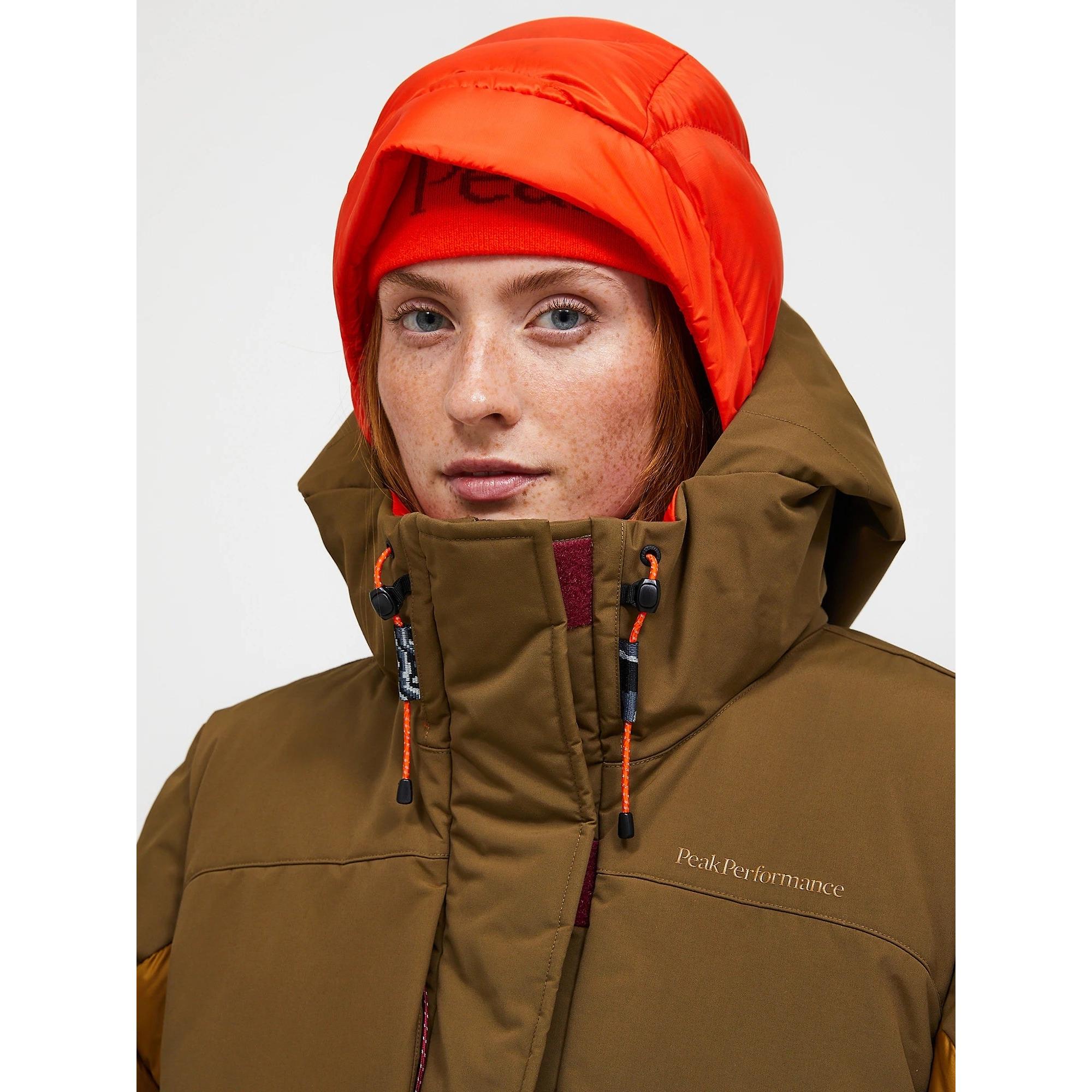 Product image 7 of 13 of Peak Performance Women's Infusion Helium Down Parka - Meadow Moss/Earthy Summit