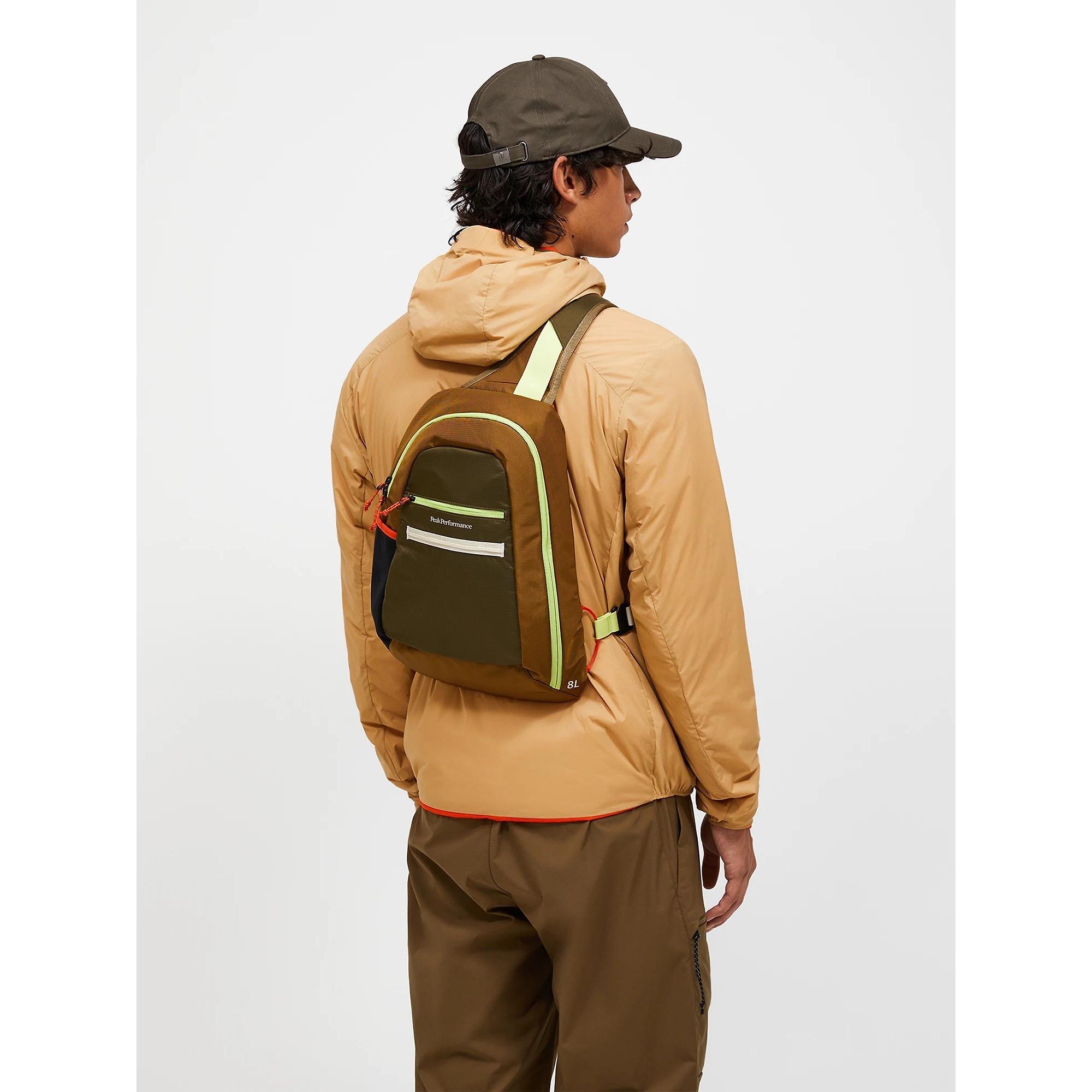Product image 2 of 10 of Peak Performance Outdoor Crossbody Bag 8.6L - Earthy Summit