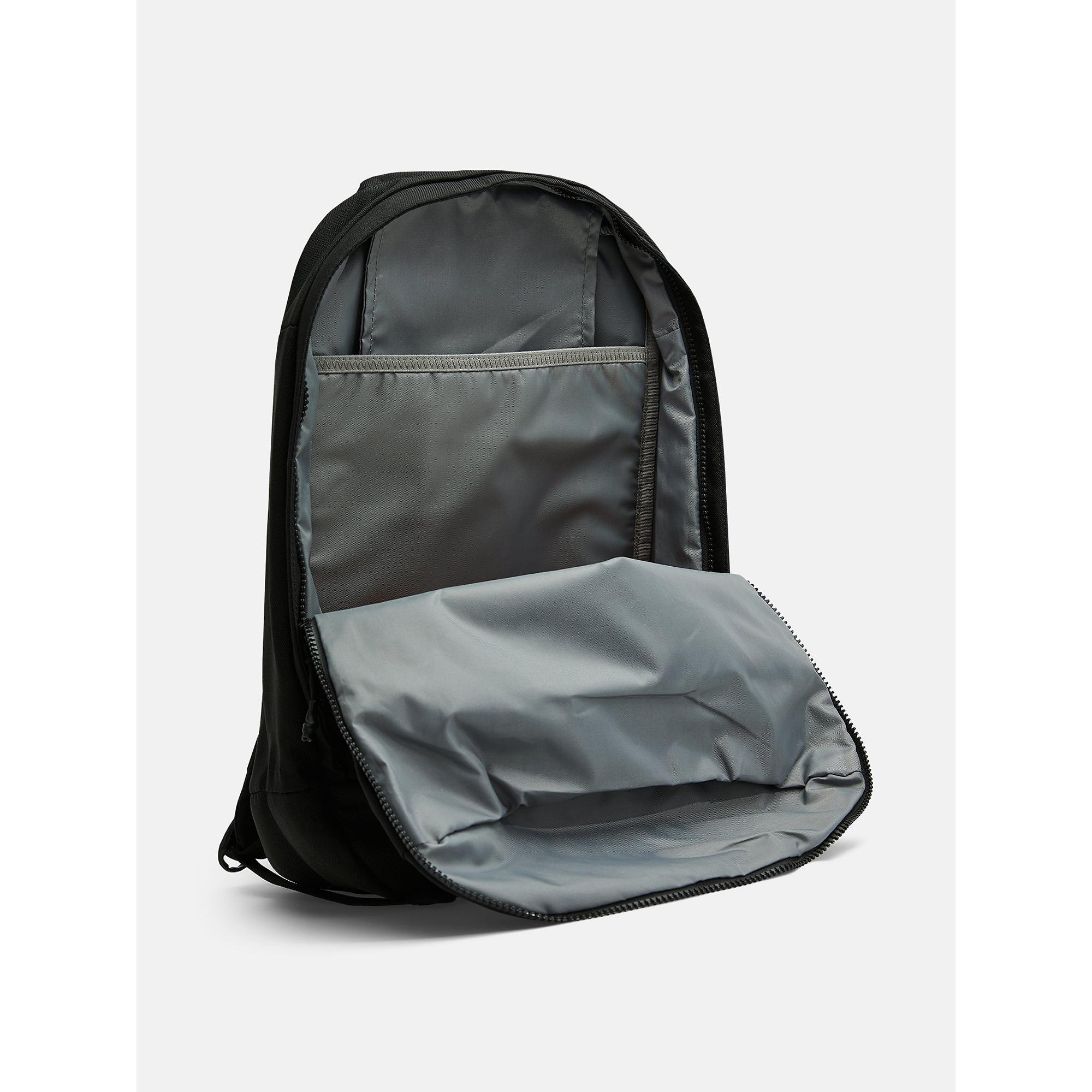 Product image 3 of 5 of Peak Performance Detour Backpack 15L - Black