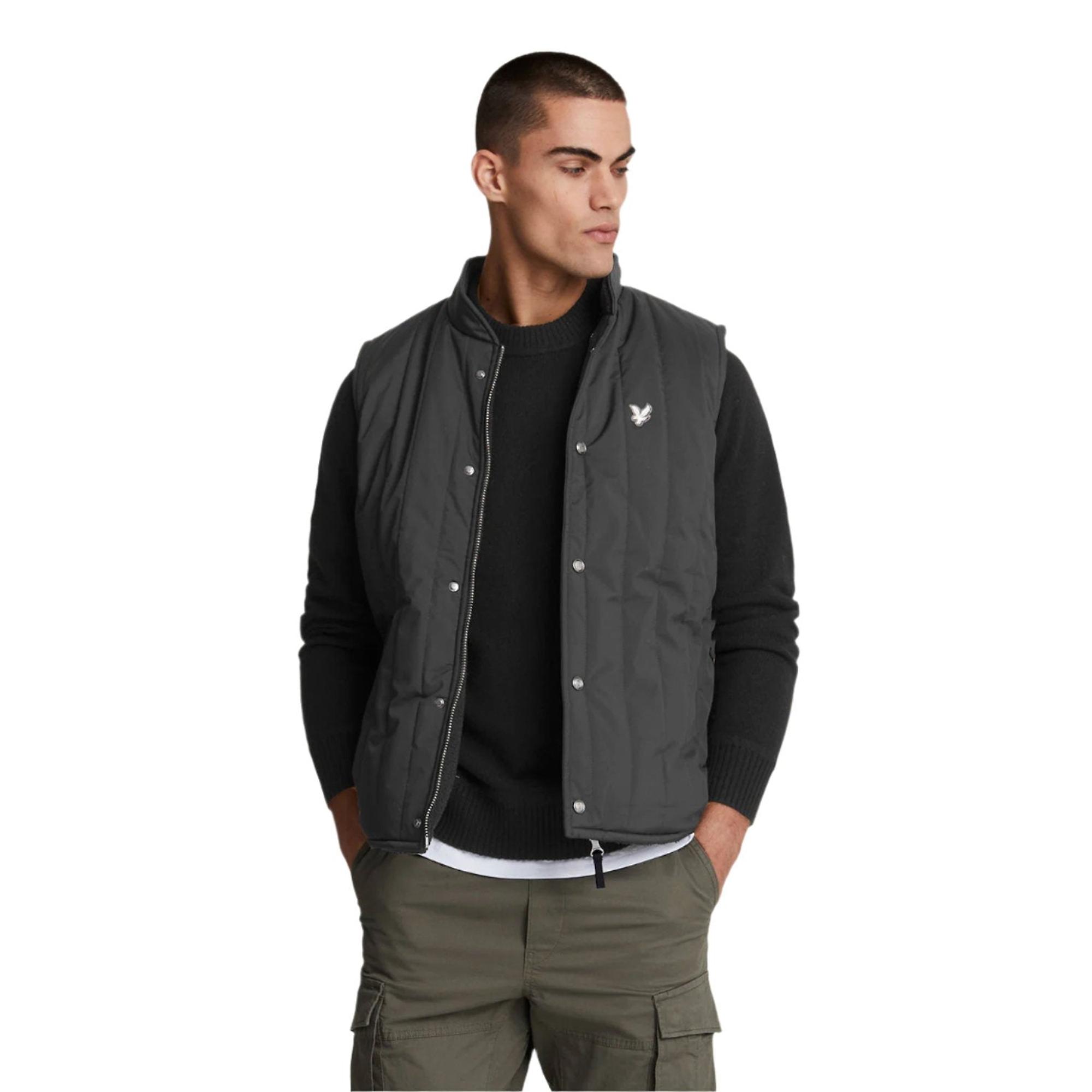 Product image 1 of 5 of Lyle & Scott Men's Premium Reversible Quilted Gilet - Lacquer