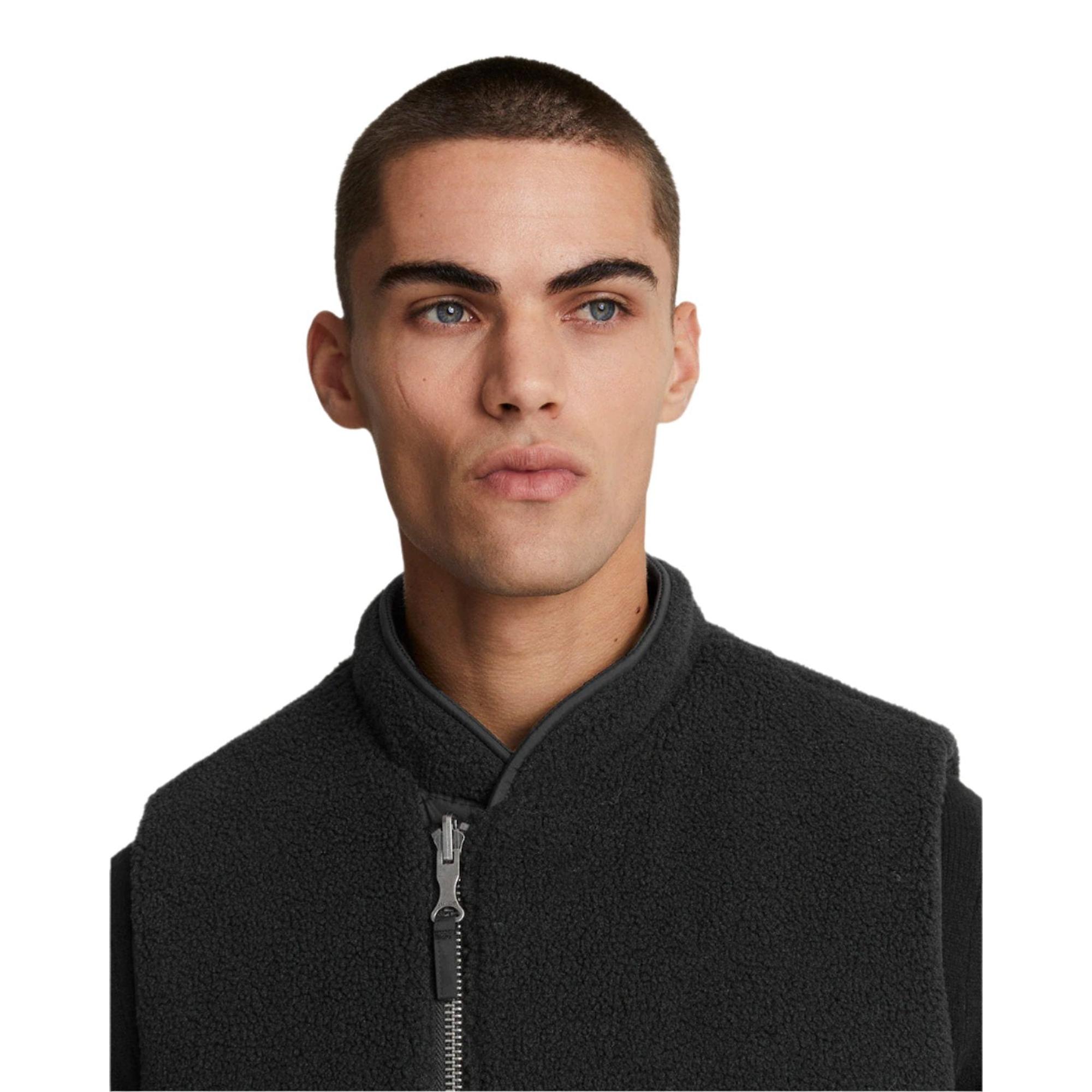 Product image 4 of 5 of Lyle & Scott Men's Premium Reversible Quilted Gilet - Lacquer