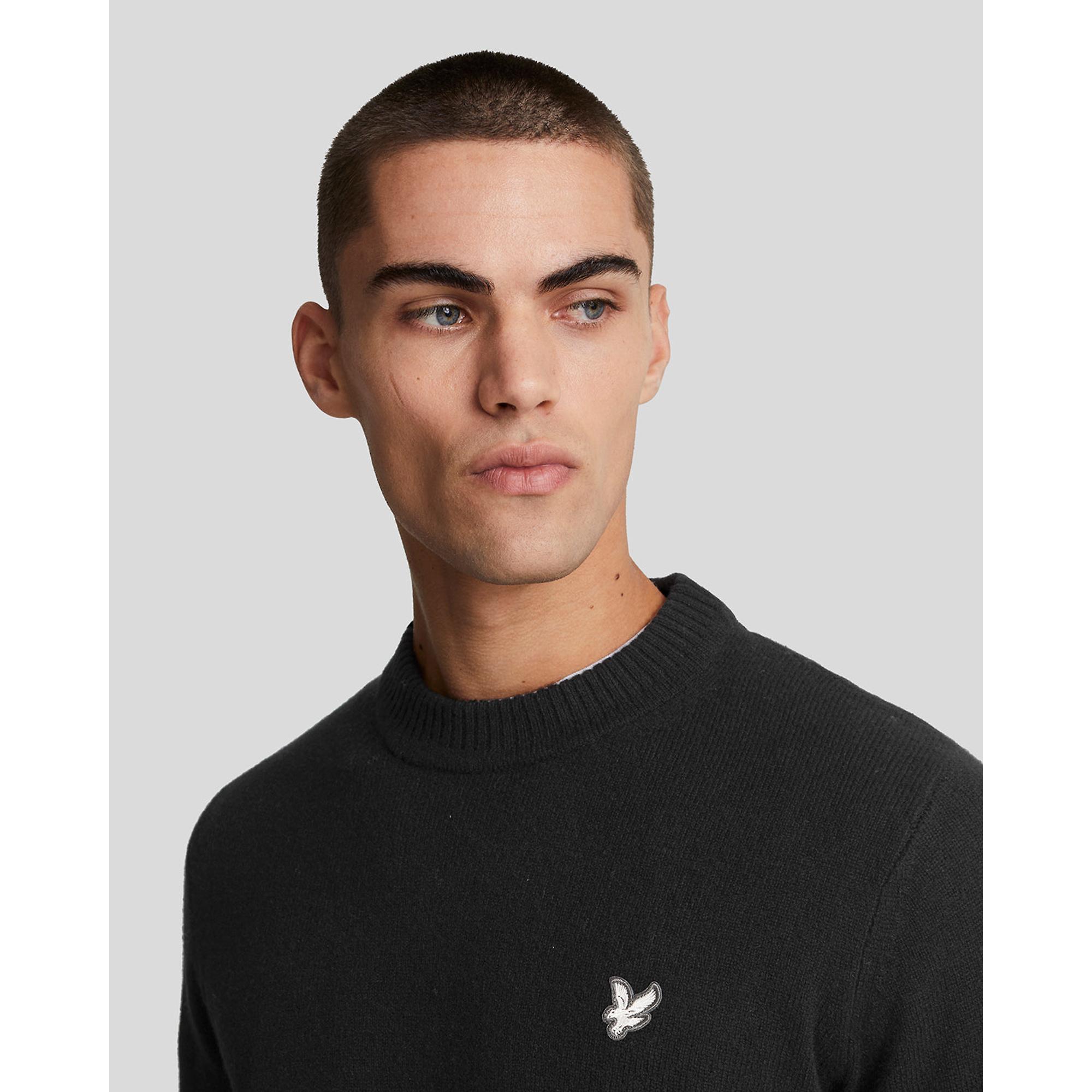 Product image 4 of 5 of Lyle & Scott Men's Premium Lambswool Crew Neck Jumper - Lacquer