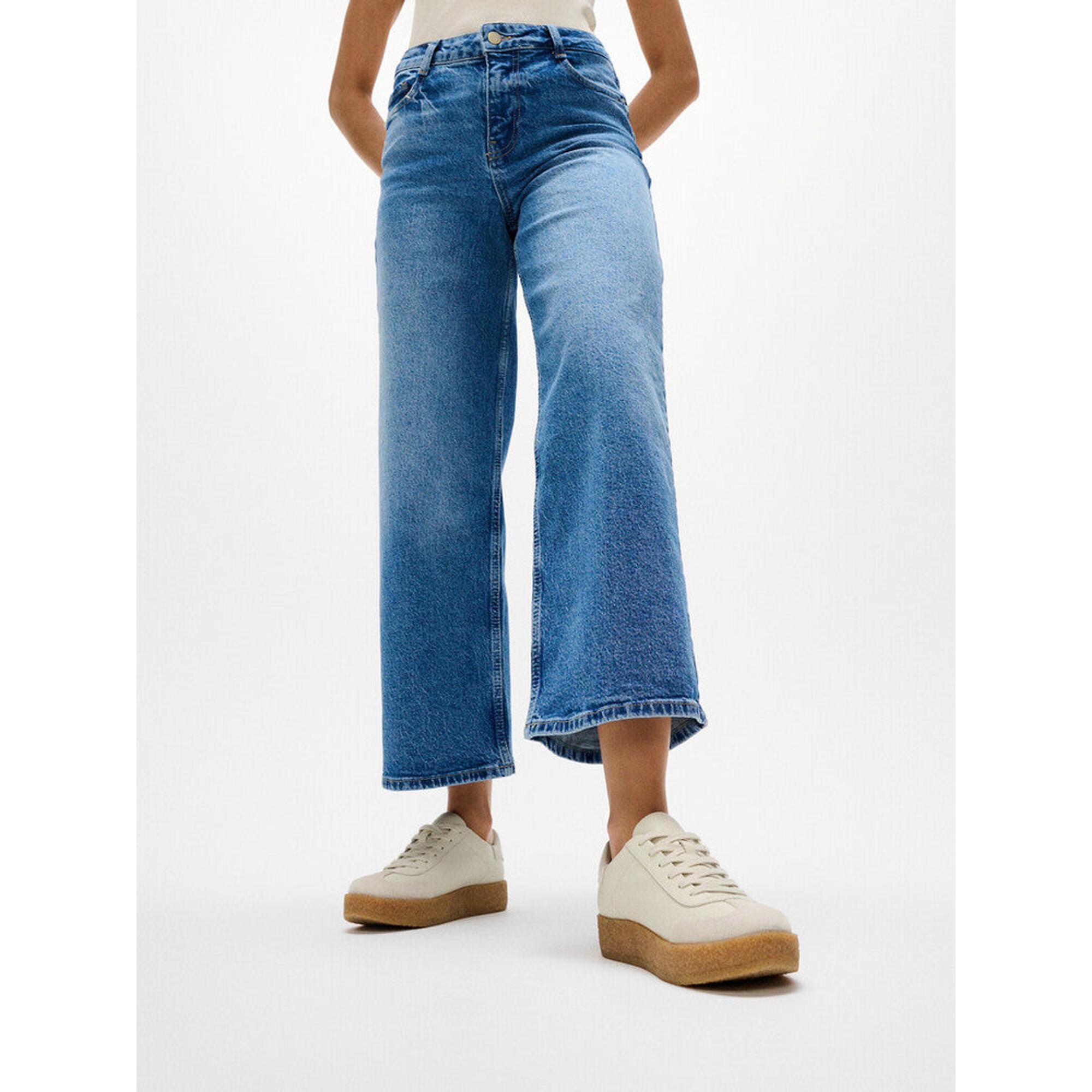 Product image 6 of 8 of FitFlop Women's RALLY T-TOE Leather/Suede Crepe Trainers - Paris Beige