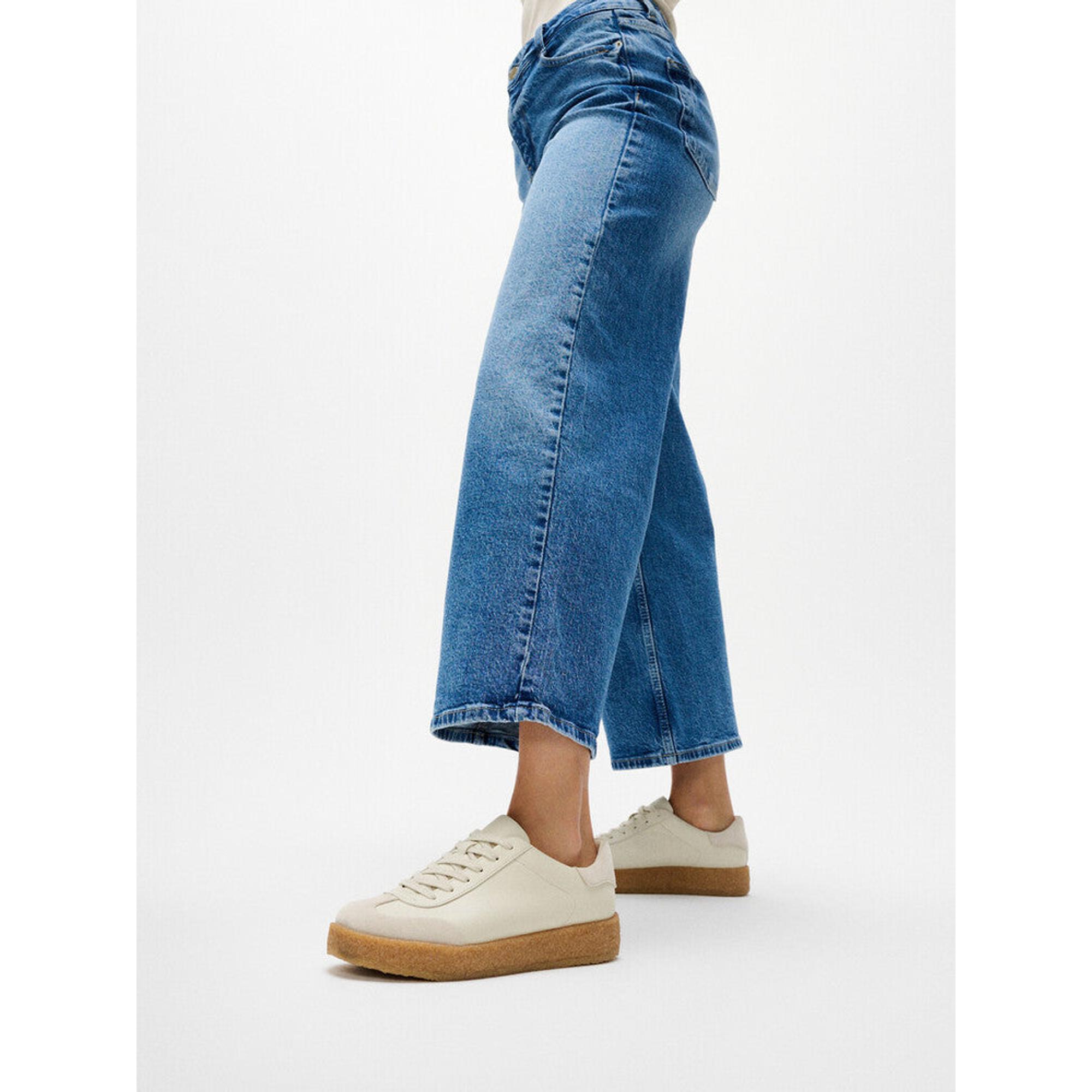 Product image 7 of 8 of FitFlop Women's RALLY T-TOE Leather/Suede Crepe Trainers - Paris Beige