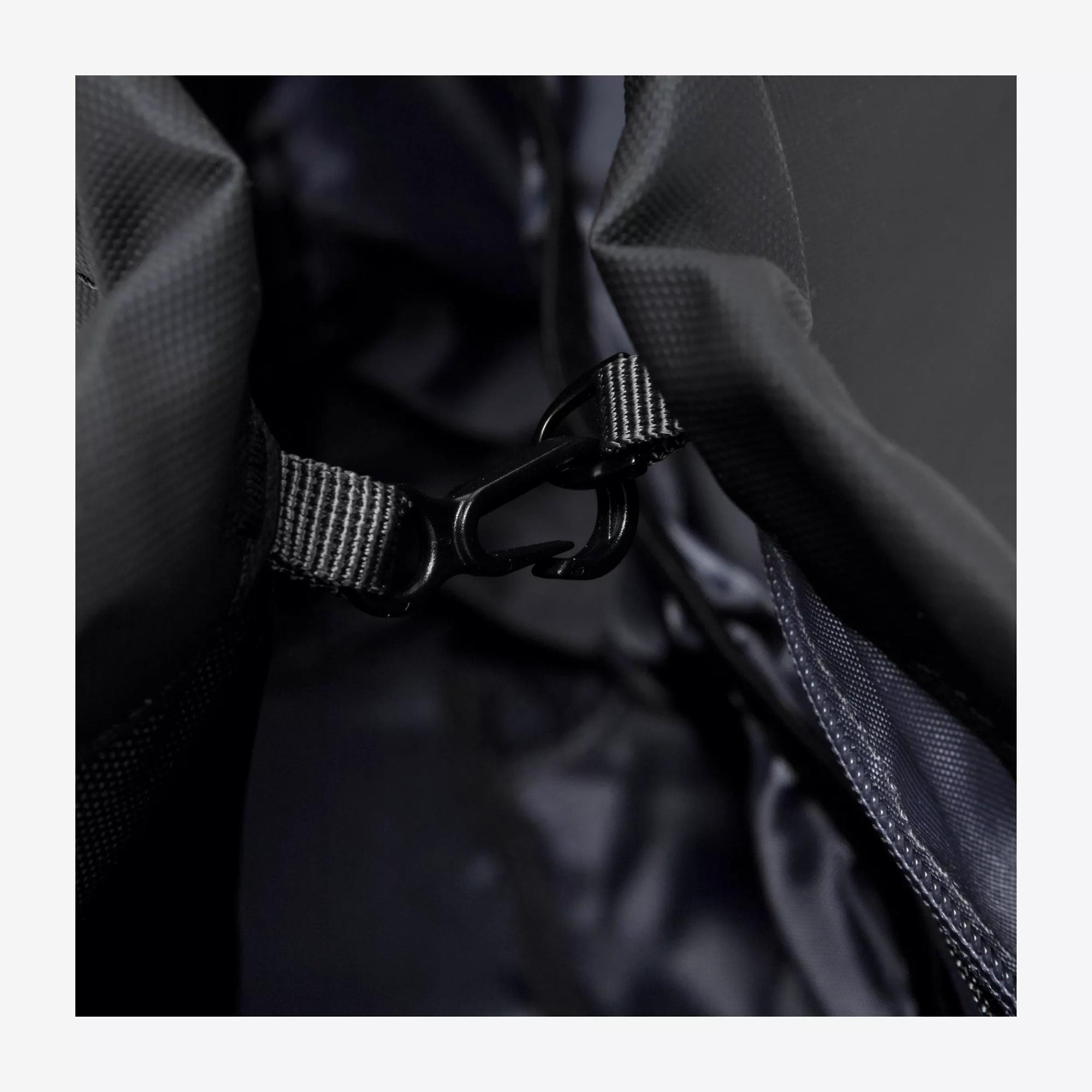 Product image 9 of 9 of Elliker Lammer Tote Bag 18L - Black