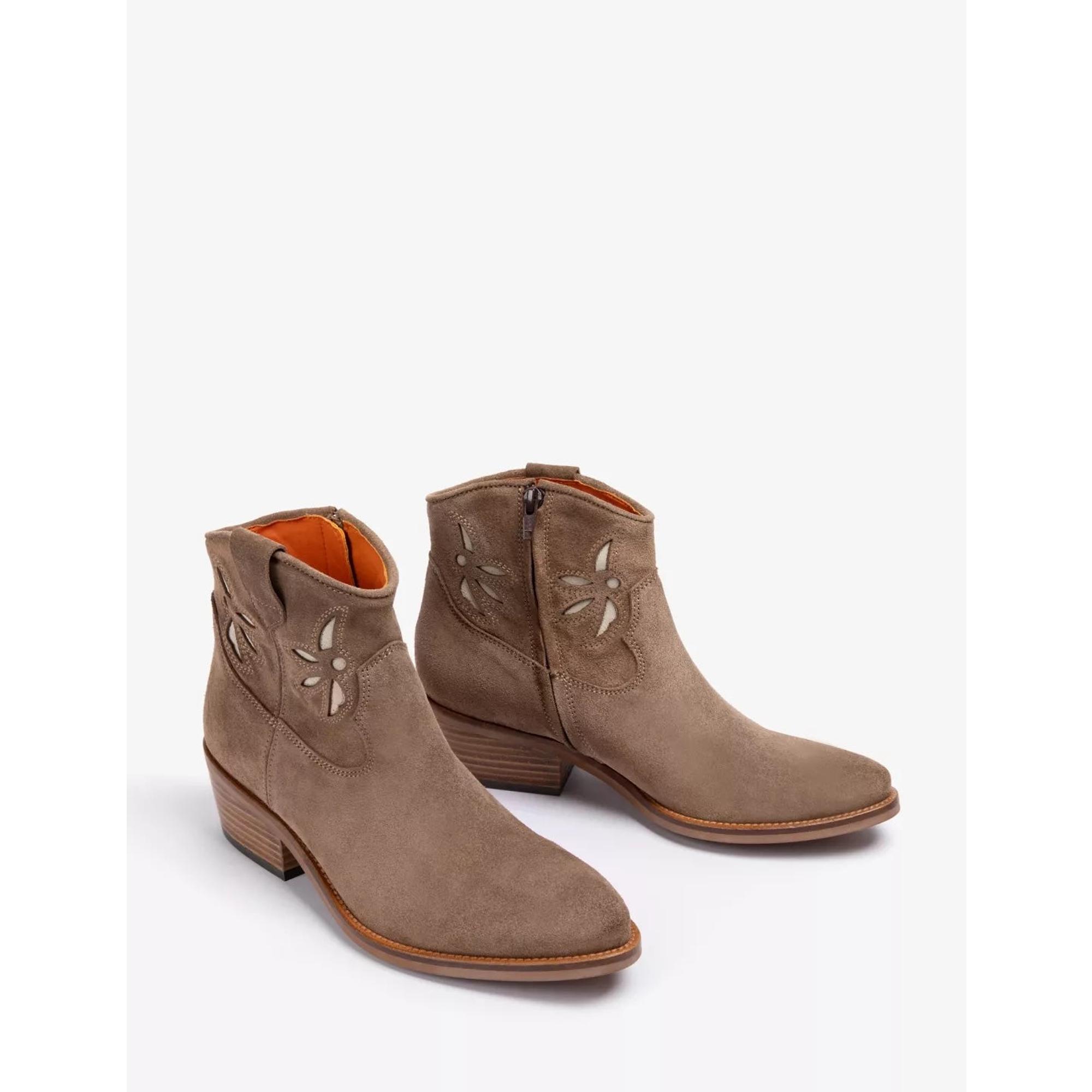 Product image 5 of 7 of Penelope Chilvers Women's Cassidy Jasmine Boots - Sesame