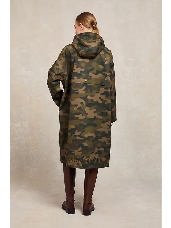 Holland Cooper Women's One-Size Lightweight Waterproof Coat - Camo Image 7