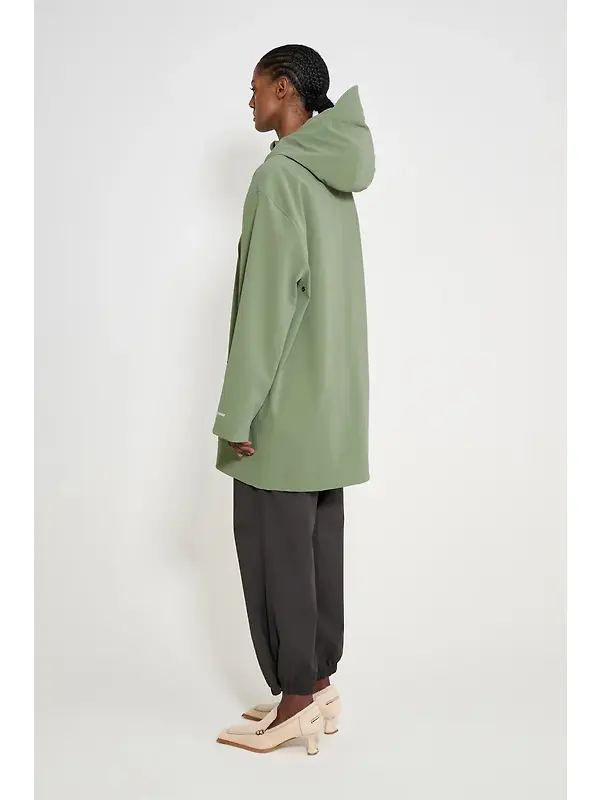 Stutterheim Stockholm Lightweight Patch Raincoat - Matte Dry Green Image 4