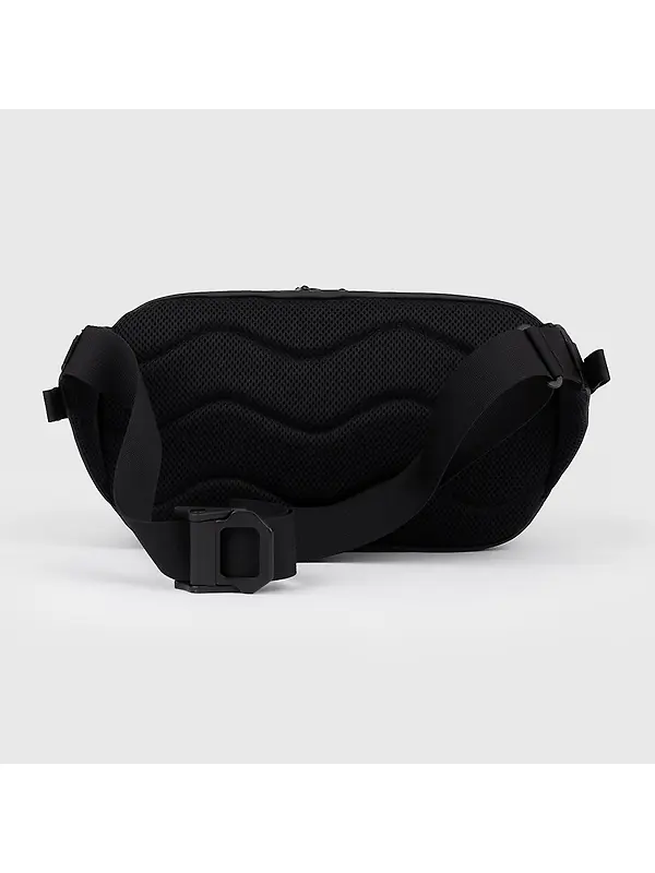 Sandqvist Stream Sling Bag - Black Image 4