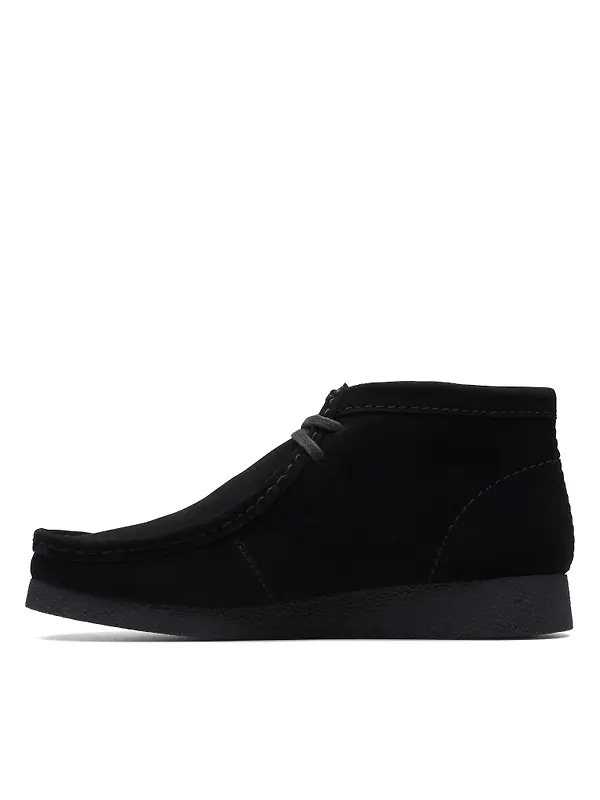 Clarks Men's Wallabee Evo Suede Boot - Black Image 2